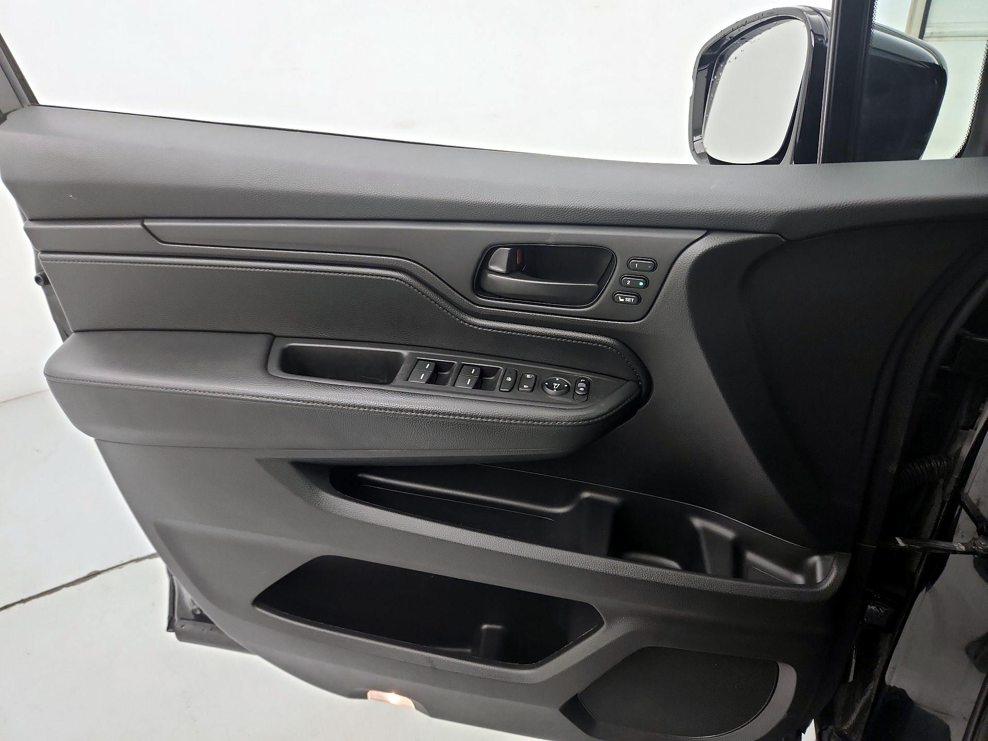 Thumbnail: 2023 Honda Odyssey - 12