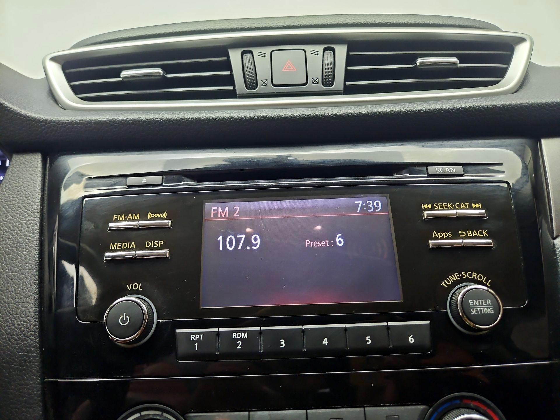 Thumbnail: 2015 Nissan Rogue - 15