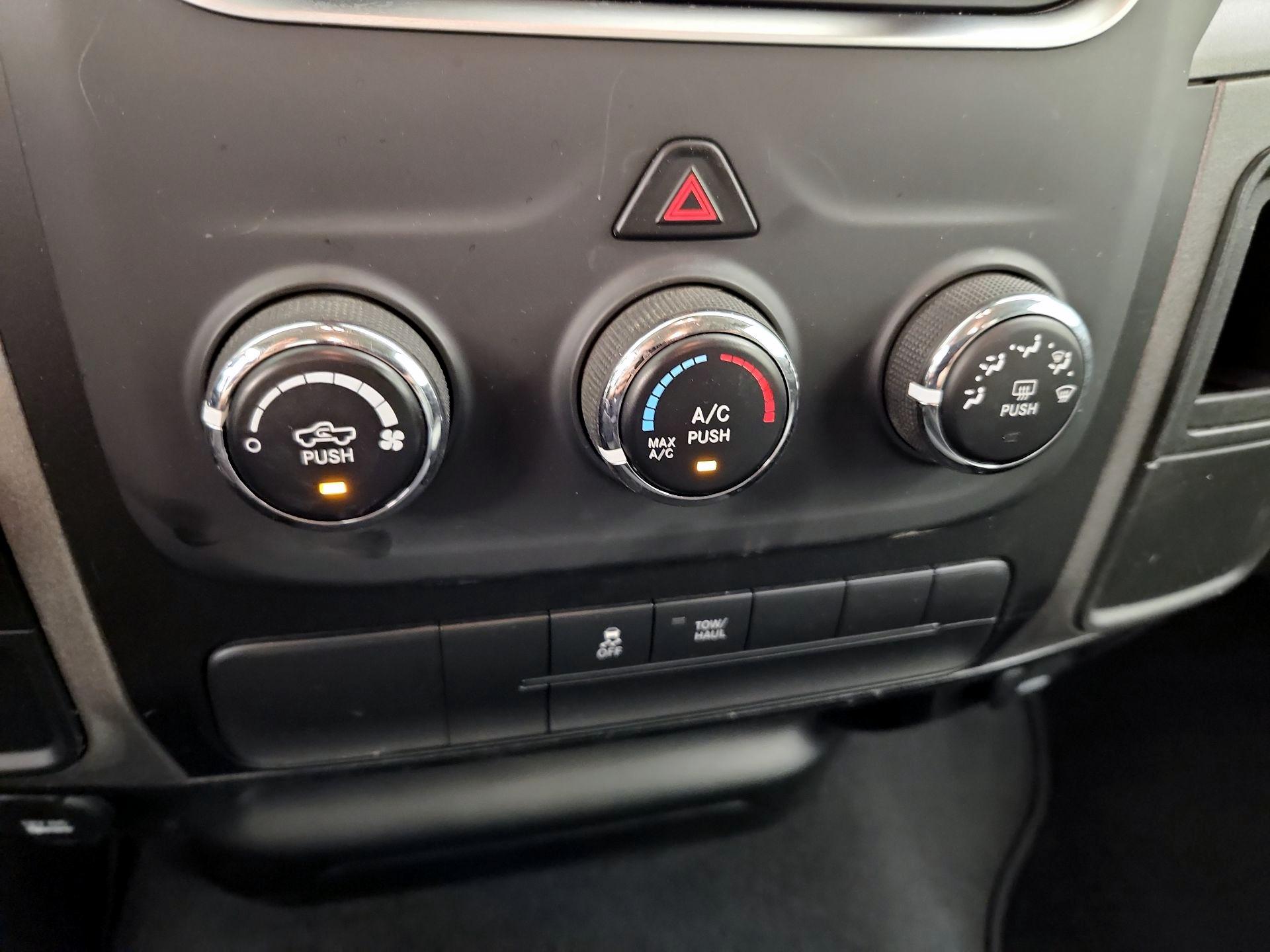 Thumbnail: 2022 RAM 1500 Classic - 16