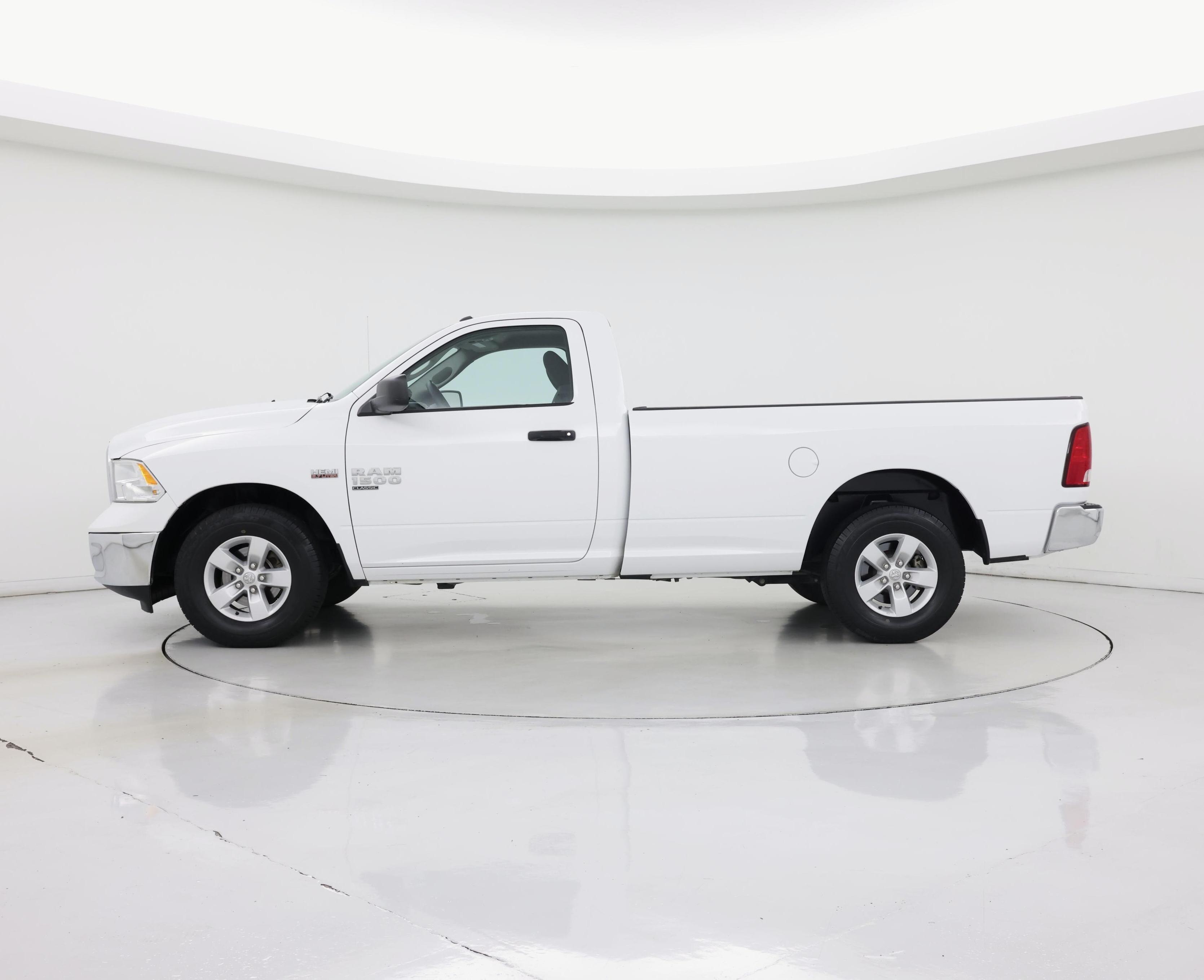 Thumbnail: 2022 RAM 1500 Classic - 3