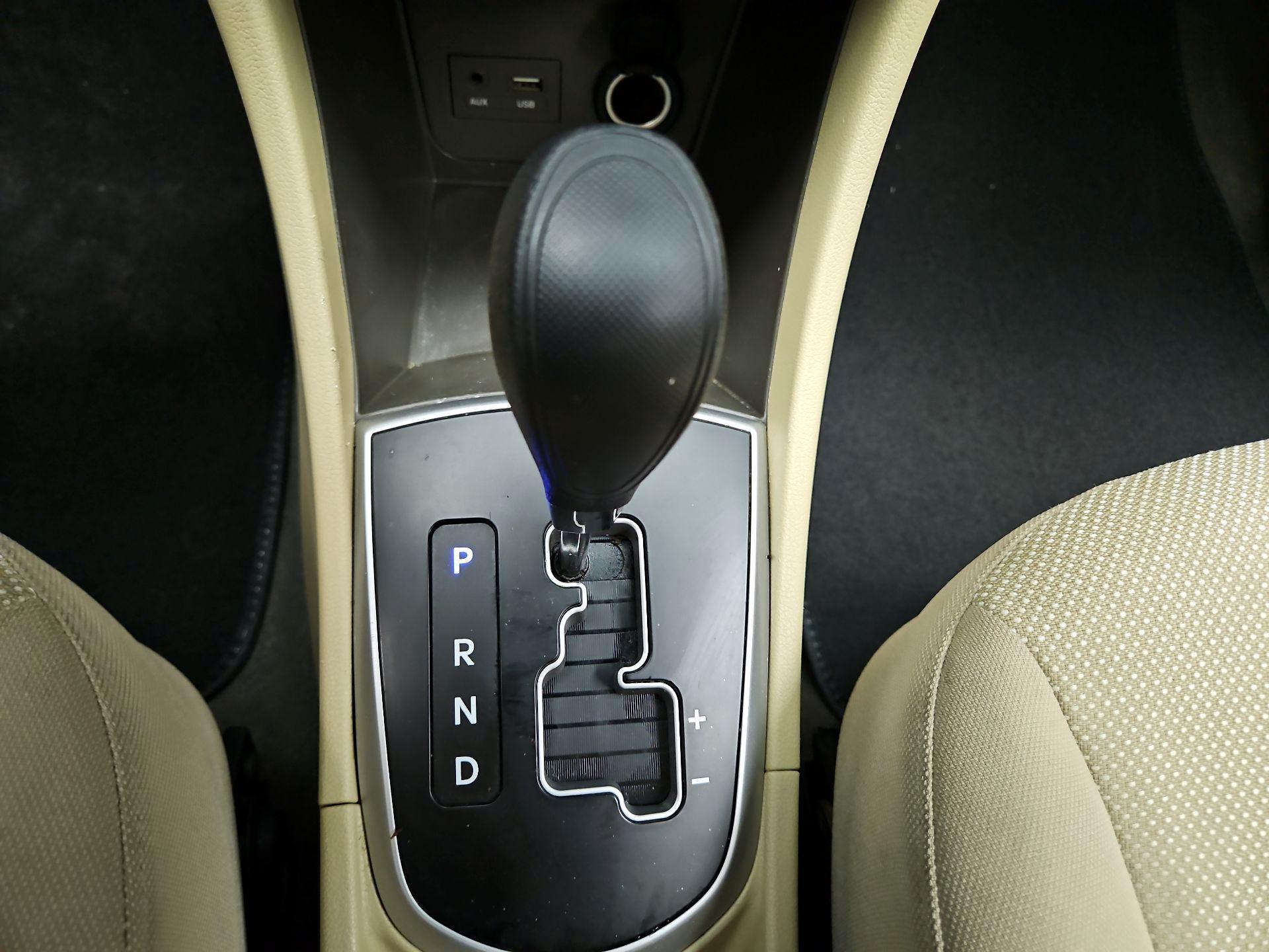 Thumbnail: 2014 Hyundai Accent - 16