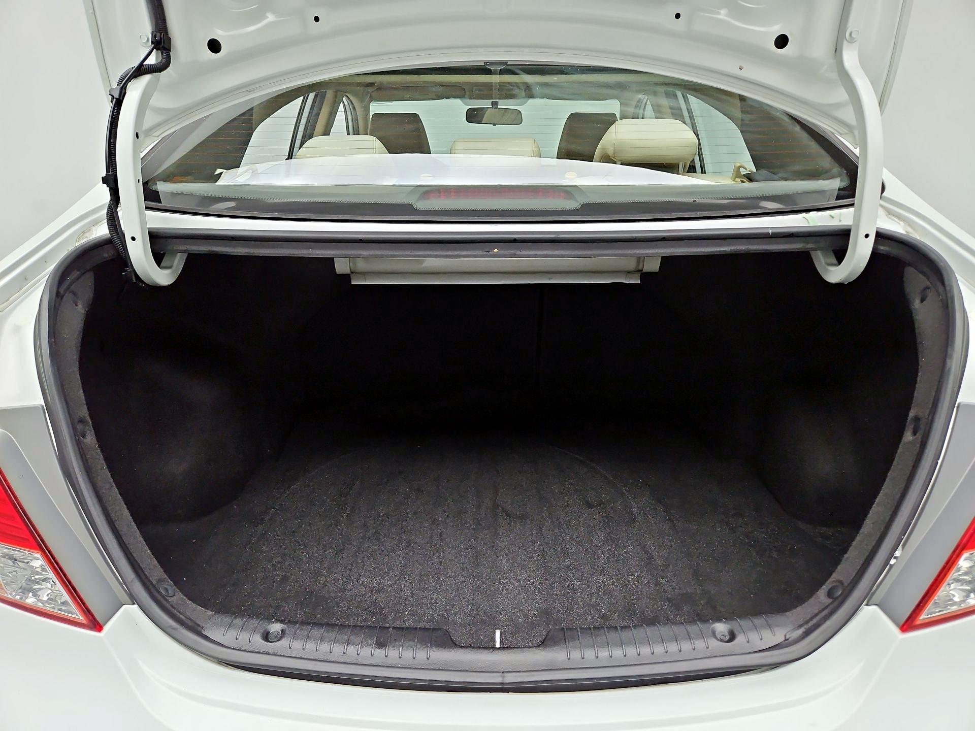Thumbnail: 2014 Hyundai Accent - 19