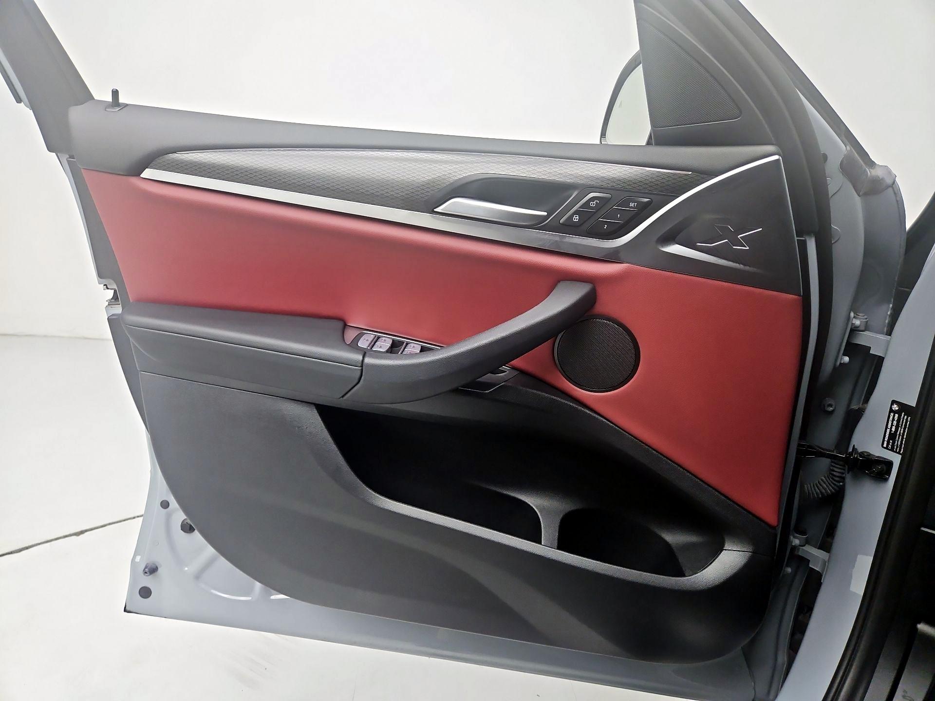 Thumbnail: 2023 BMW X4 - 10