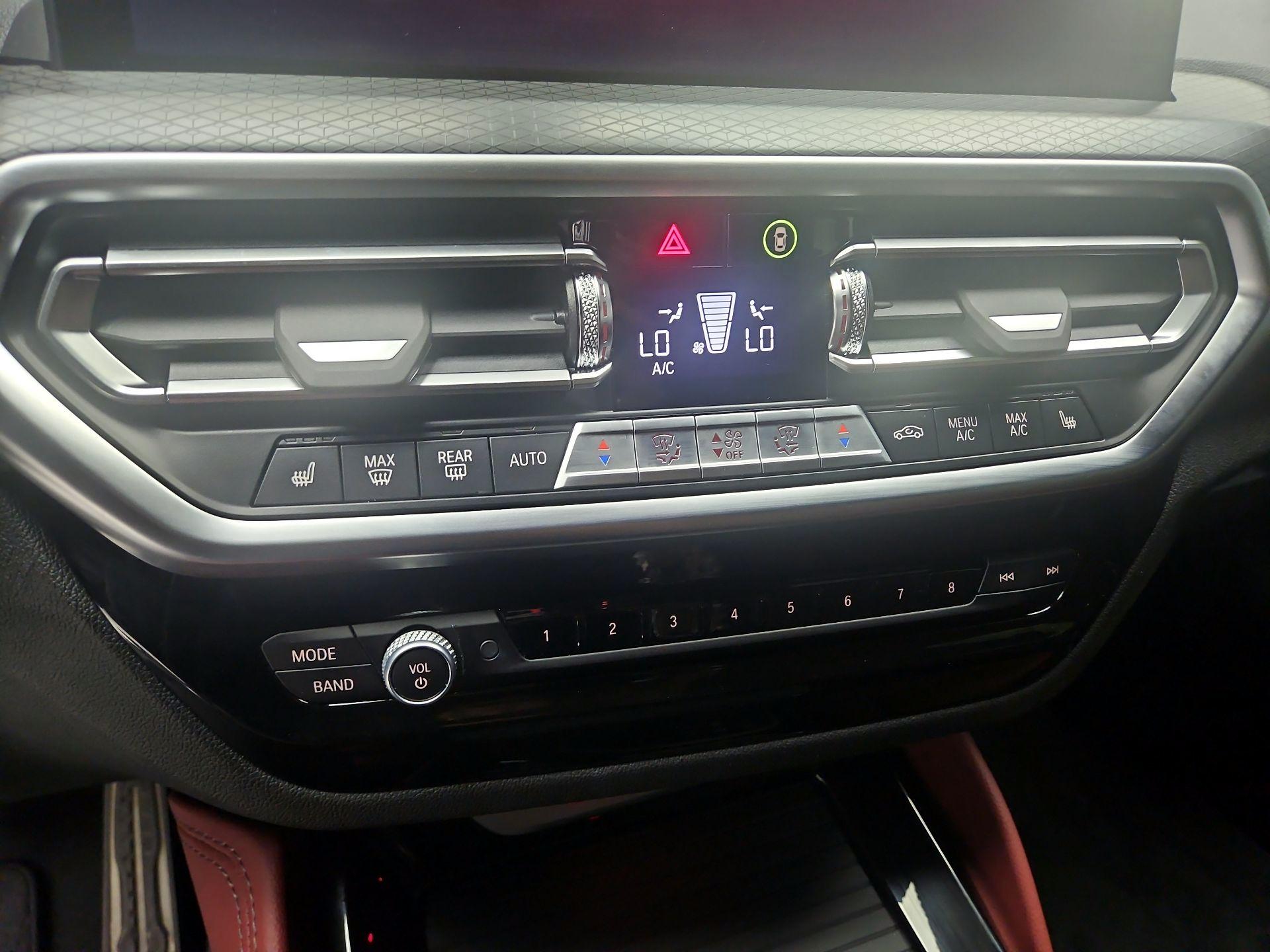 Thumbnail: 2023 BMW X4 - 14