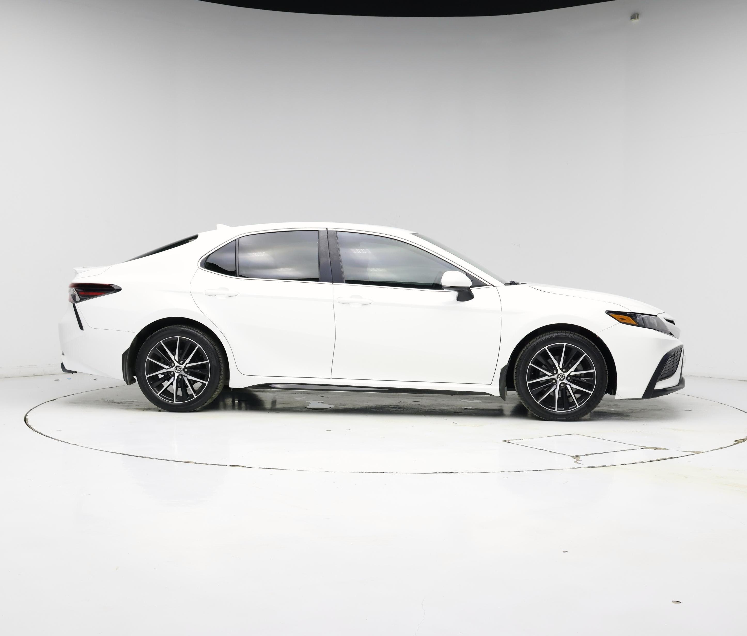 Thumbnail: 2021 Toyota Camry - 7