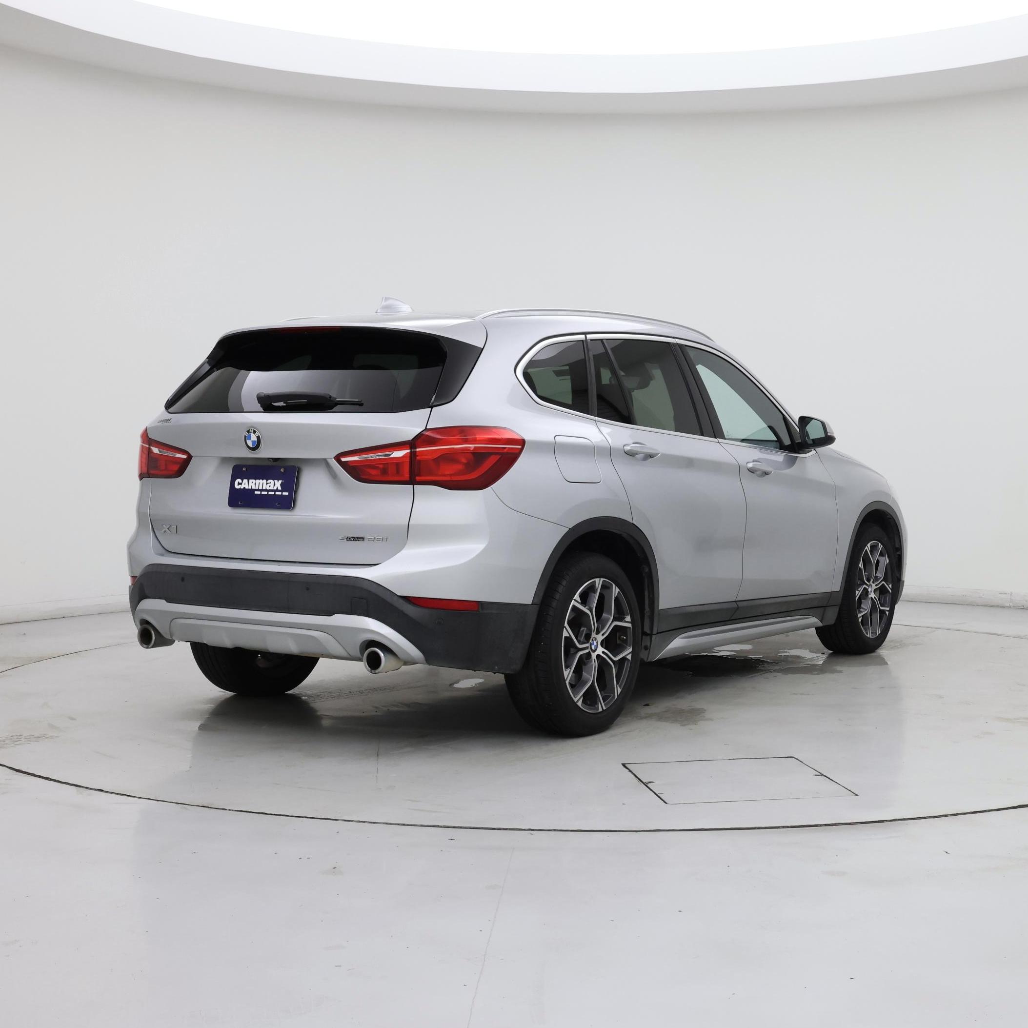 Thumbnail: 2021 BMW X1 - 8