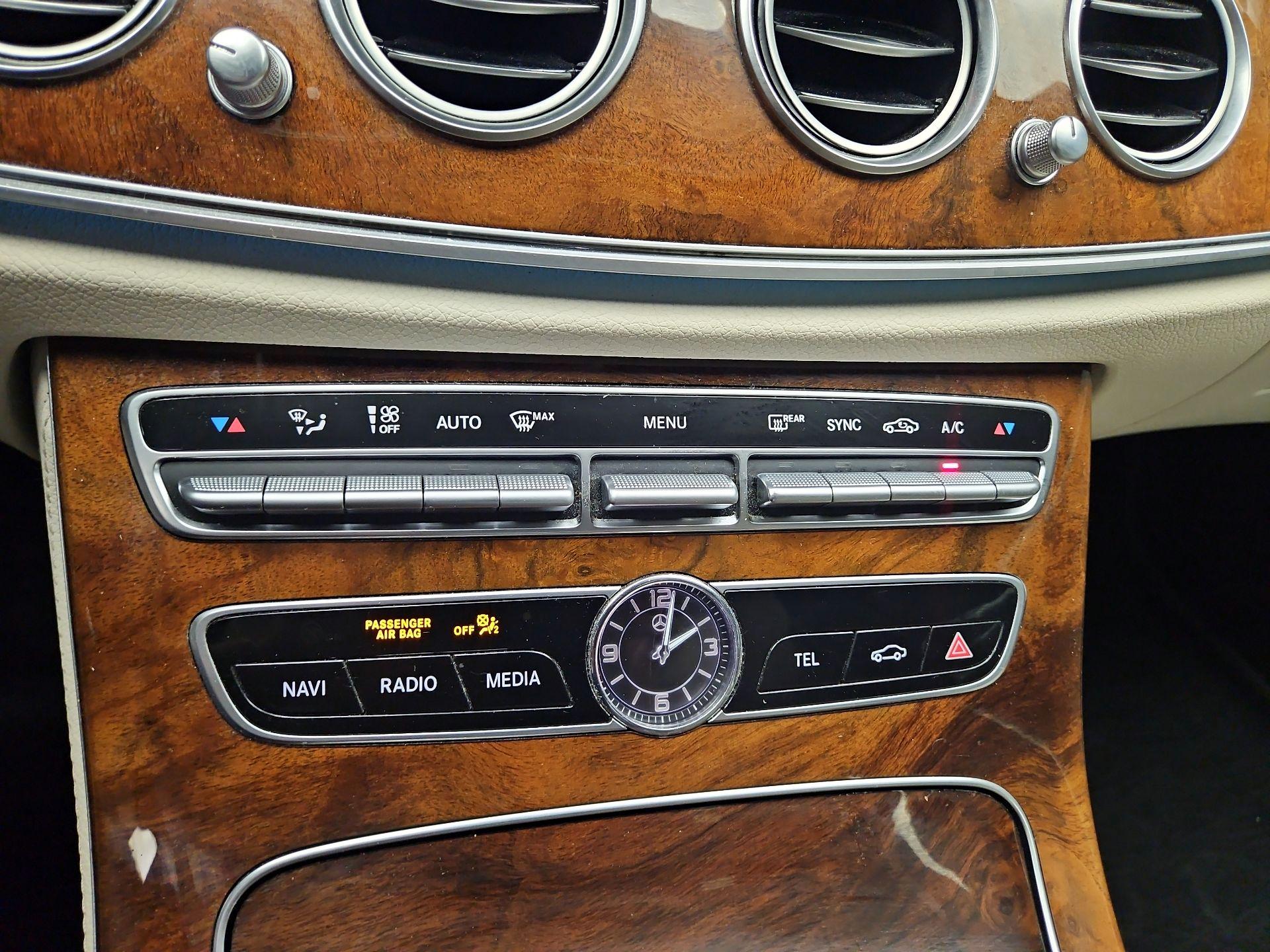 Thumbnail: 2019 Mercedes-Benz E-Class - 15