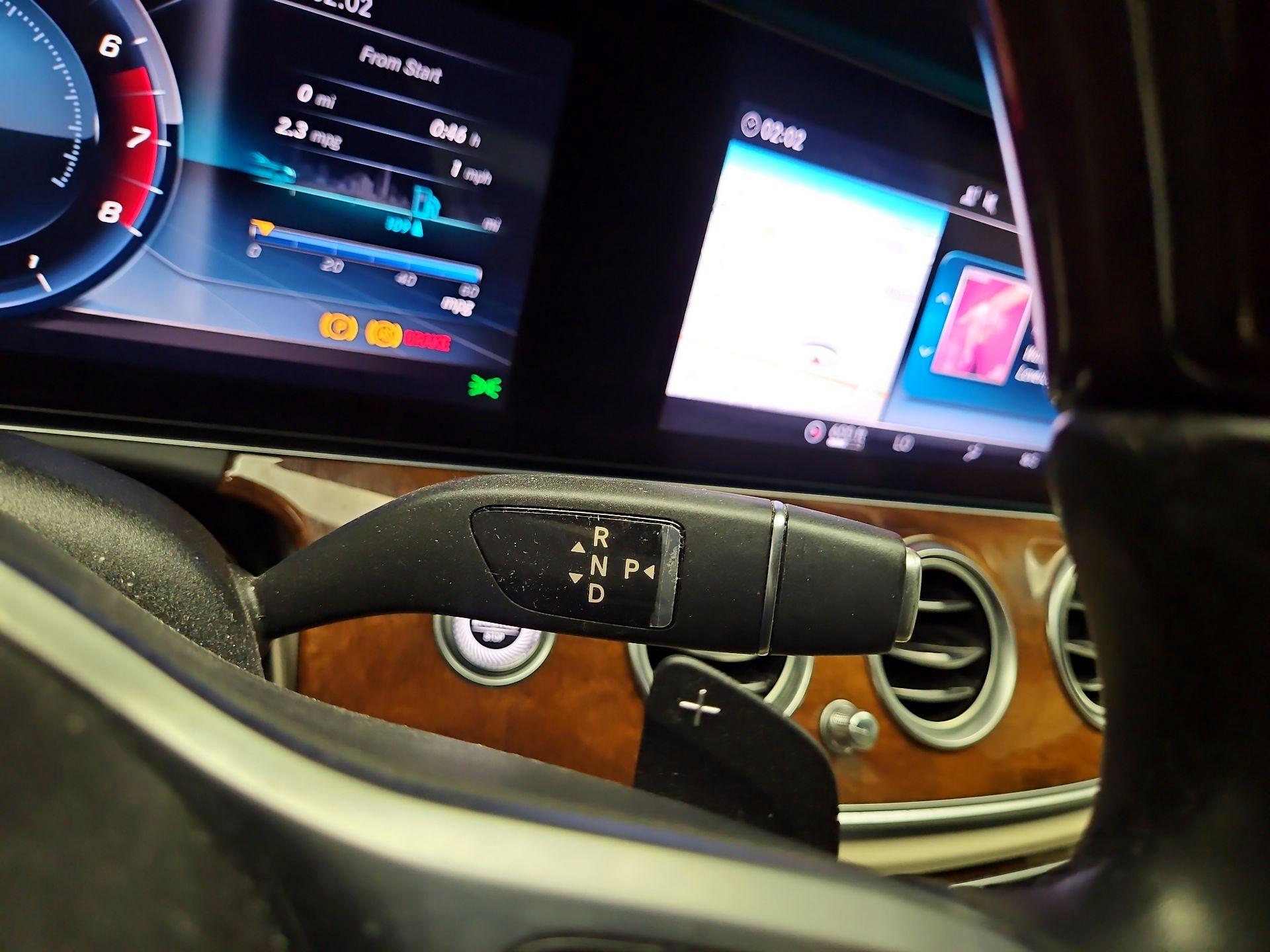 Thumbnail: 2019 Mercedes-Benz E-Class - 16