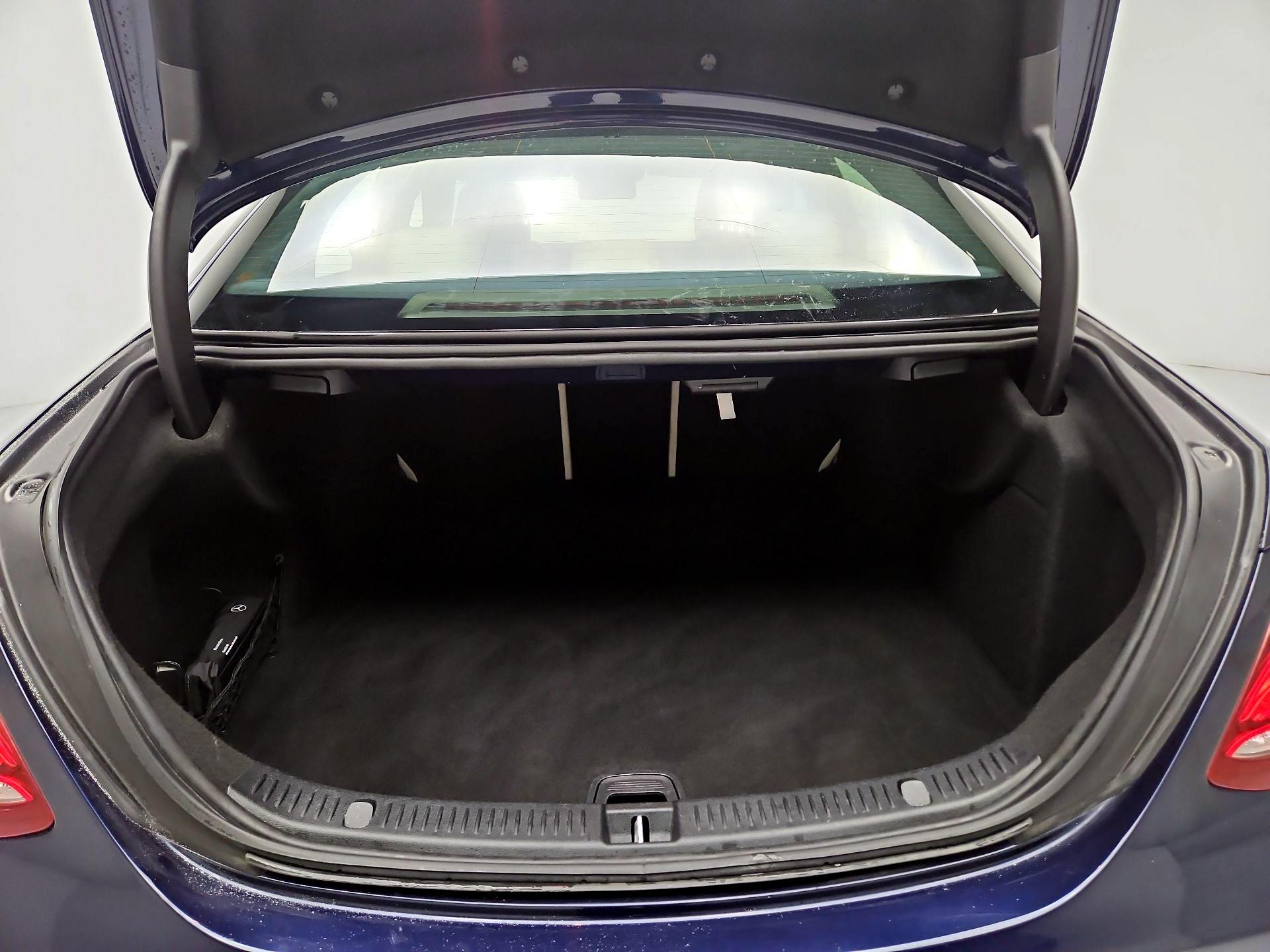 Thumbnail: 2019 Mercedes-Benz E-Class - 20
