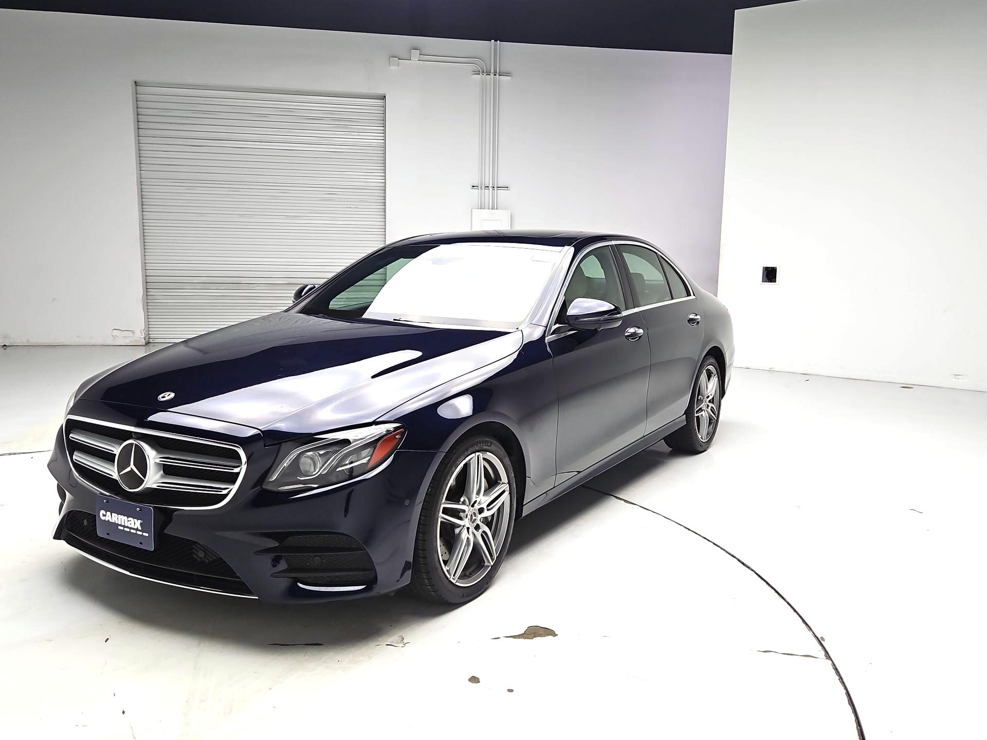 Thumbnail: 2019 Mercedes-Benz E-Class - 3