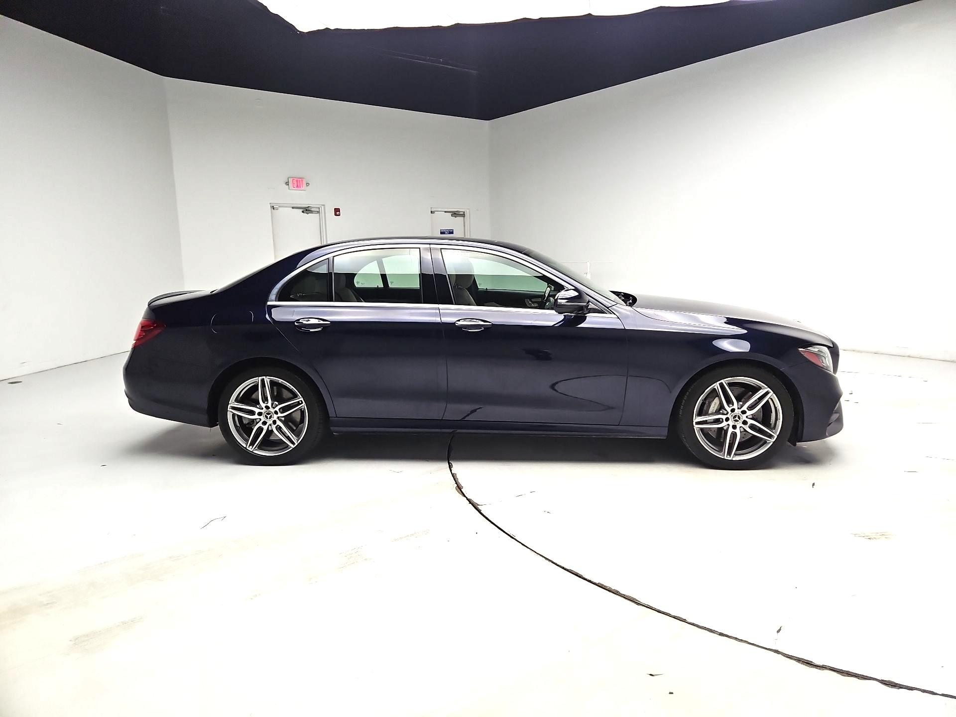 Thumbnail: 2019 Mercedes-Benz E-Class - 4