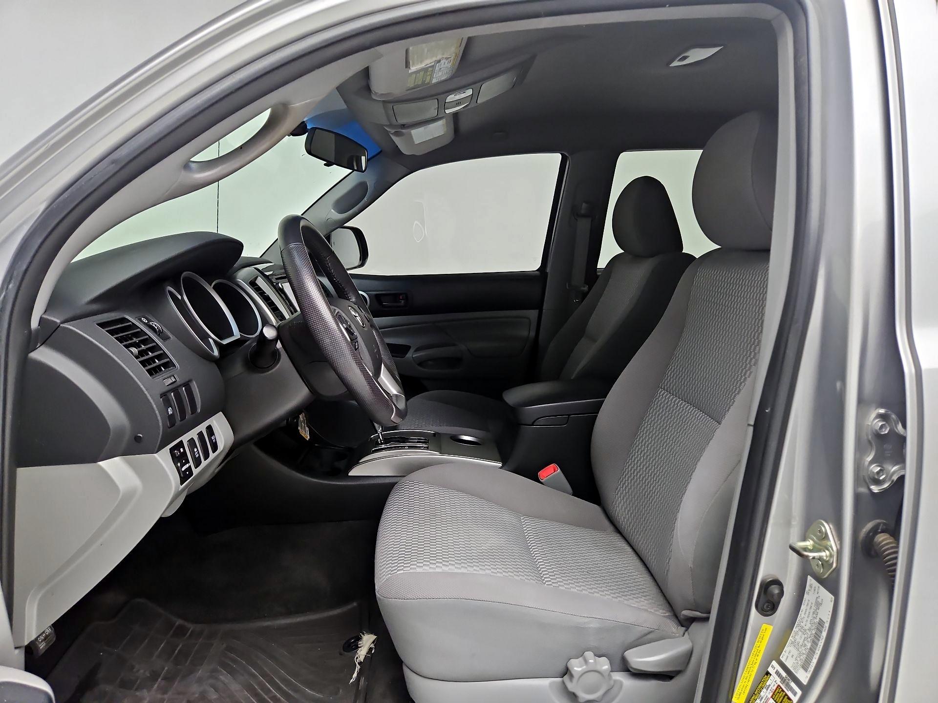 Thumbnail: 2015 Toyota Tacoma - 11