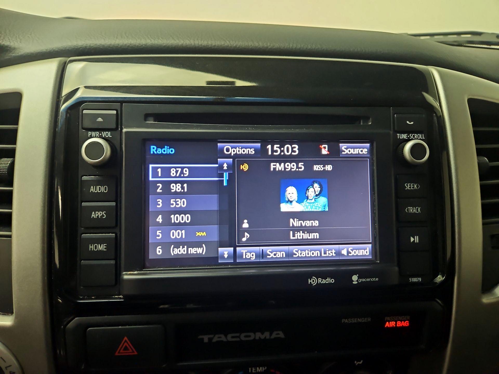 Thumbnail: 2015 Toyota Tacoma - 15