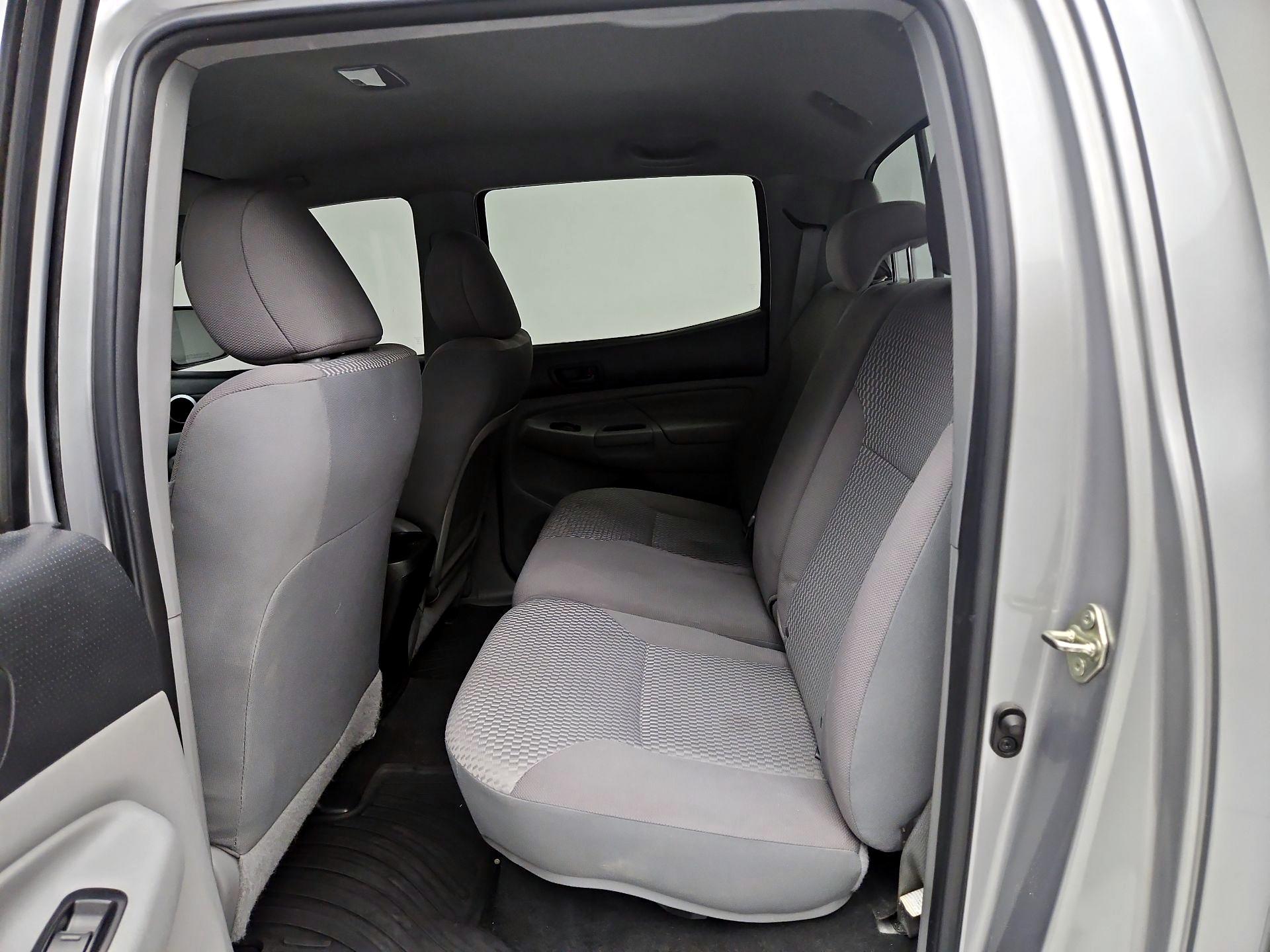 Thumbnail: 2015 Toyota Tacoma - 19