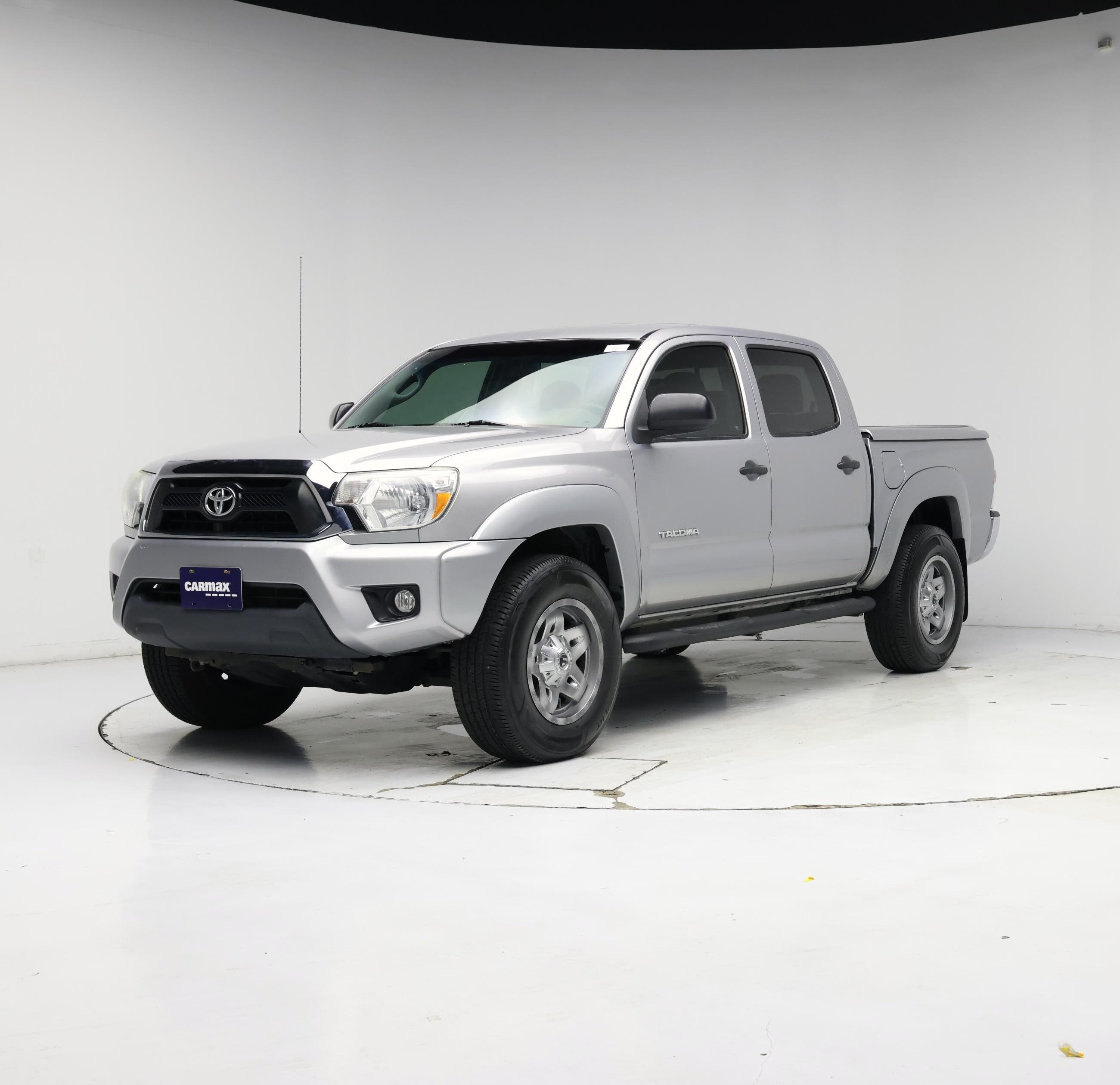 Thumbnail: 2015 Toyota Tacoma - 4