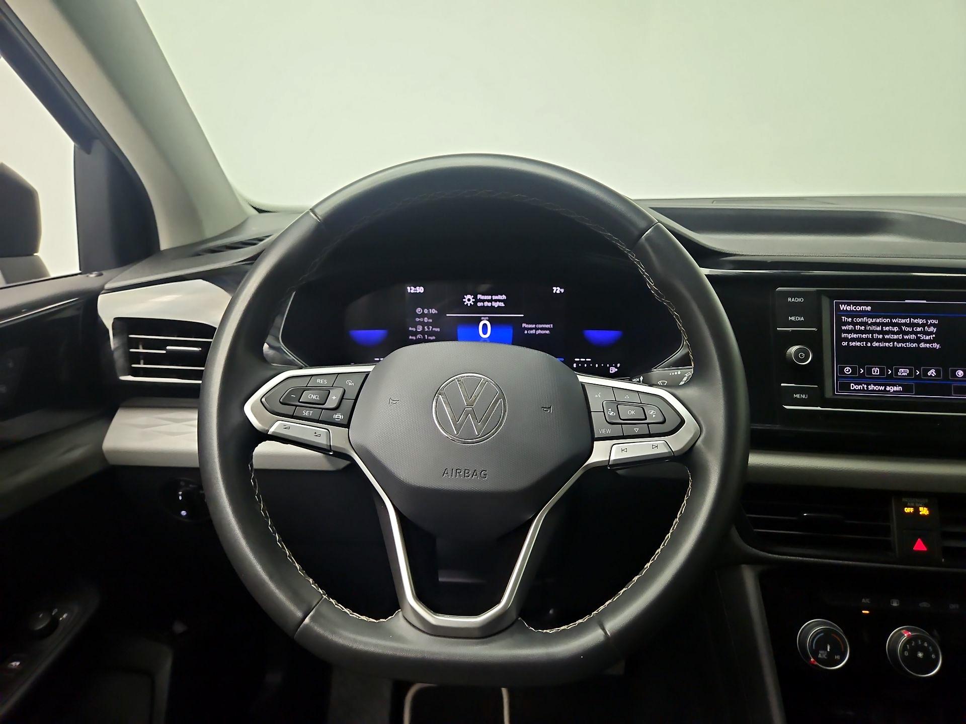 Thumbnail: 2023 Volkswagen Taos - 10