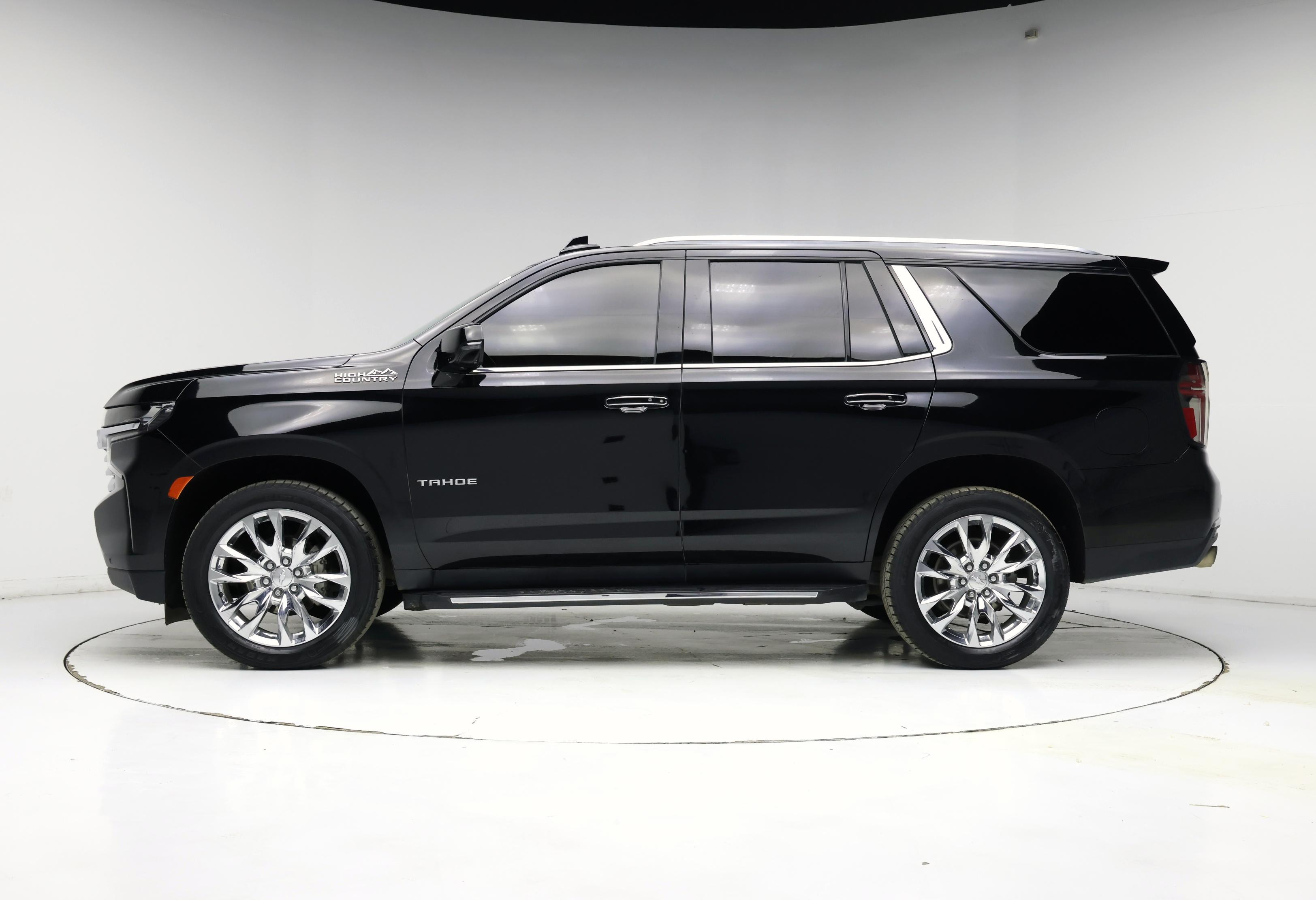 Thumbnail: 2021 Chevrolet Tahoe - 3
