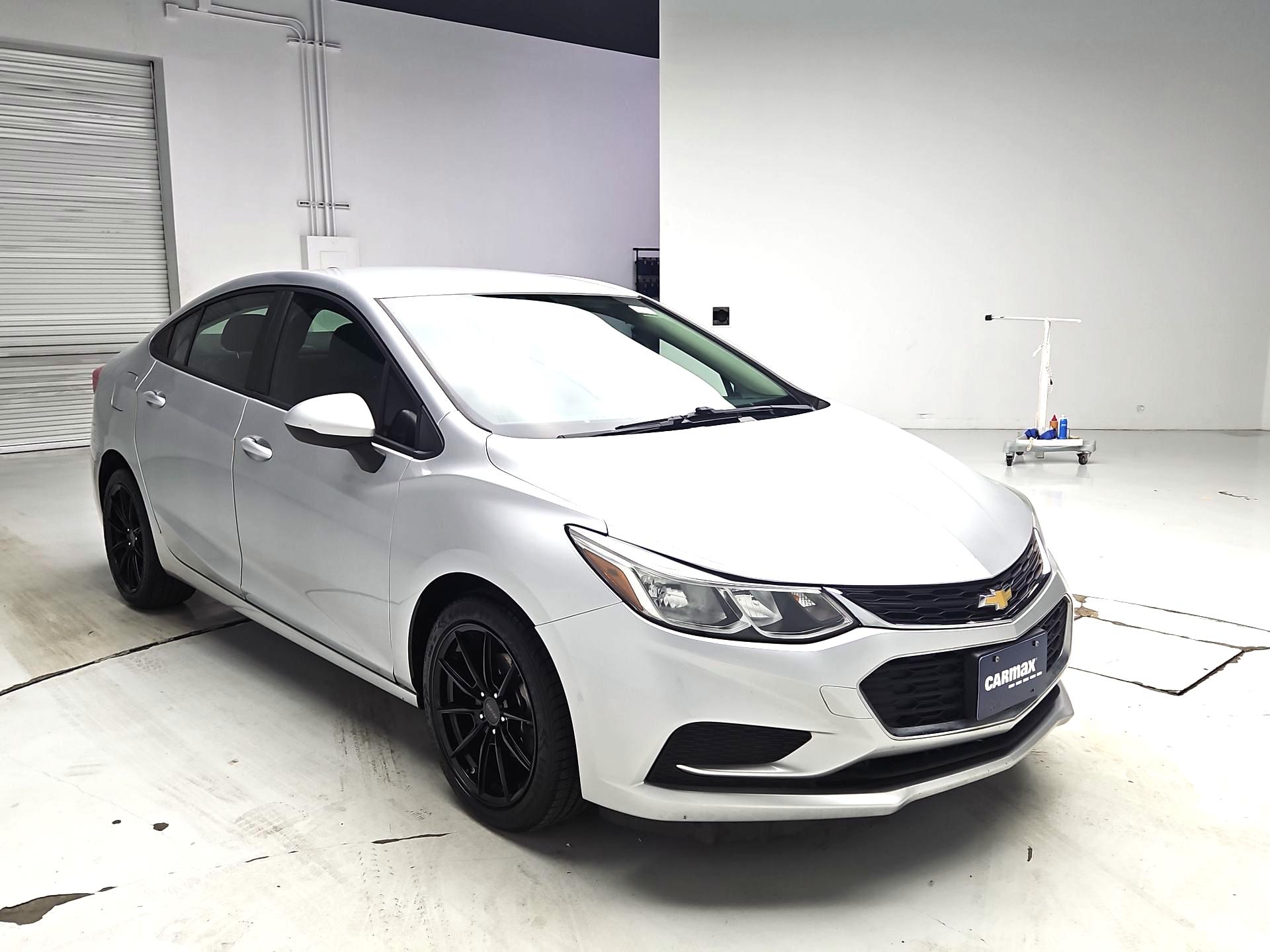Thumbnail: 2018 Chevrolet Cruze - 1