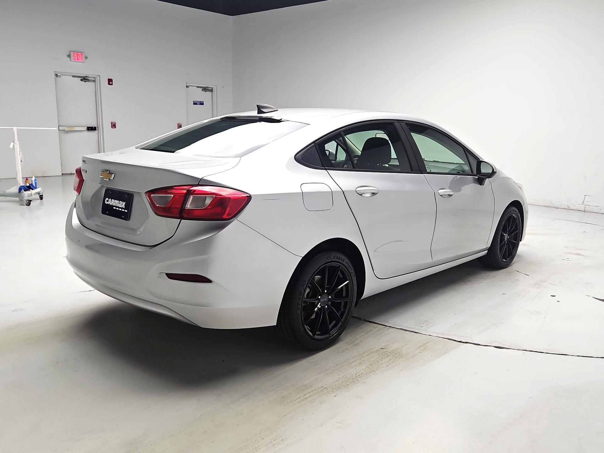 Thumbnail: 2018 Chevrolet Cruze - 5