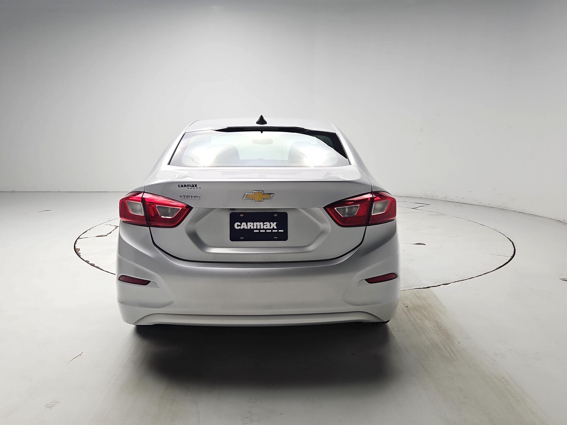 Thumbnail: 2018 Chevrolet Cruze - 6