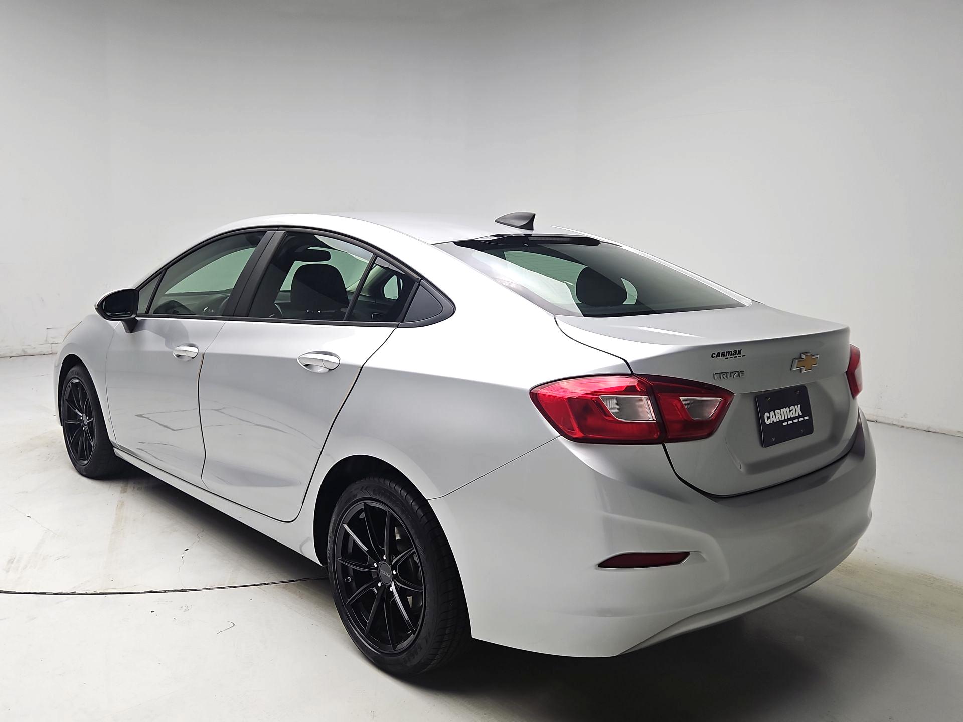 Thumbnail: 2018 Chevrolet Cruze - 7