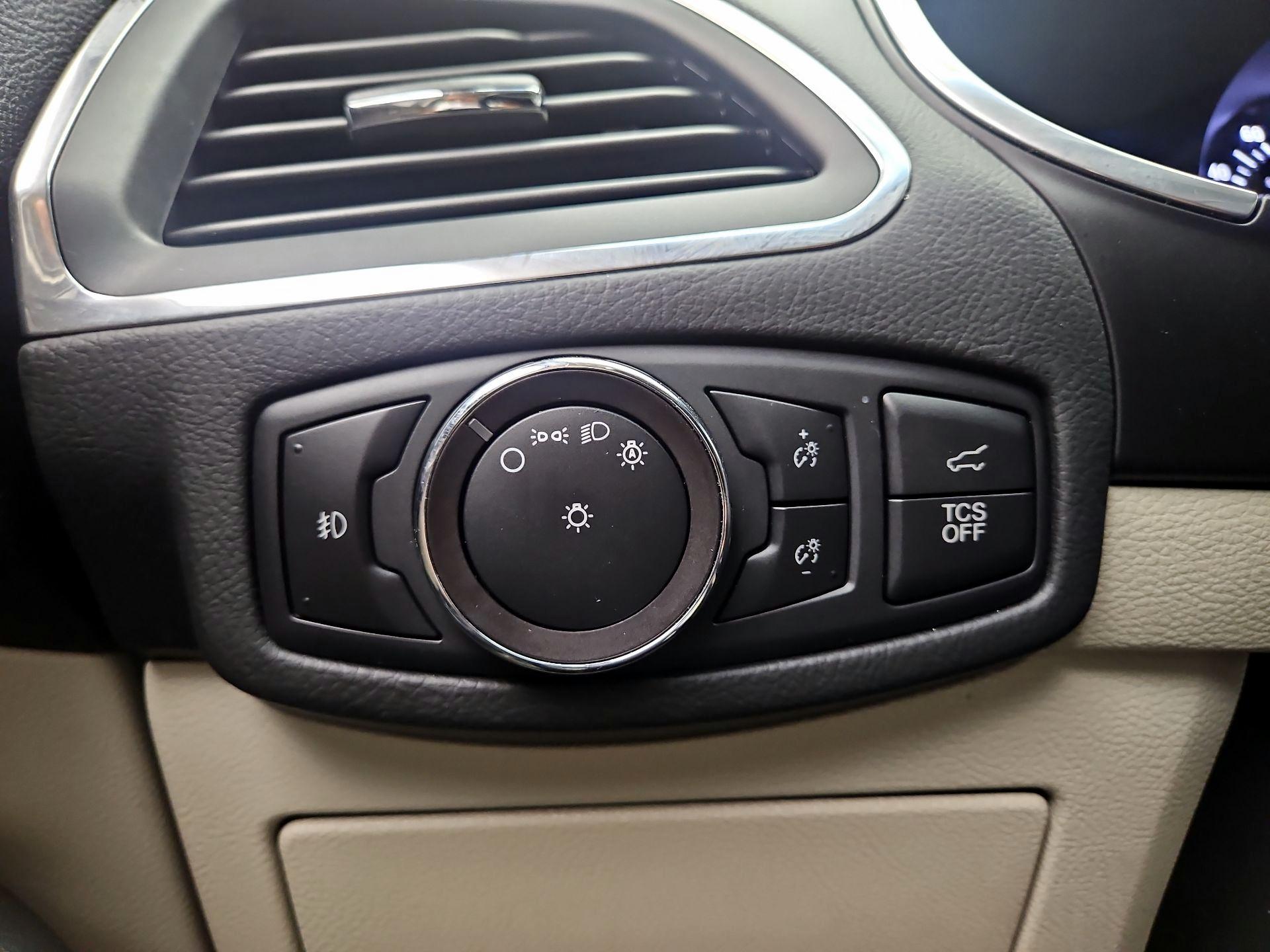 Thumbnail: 2019 Ford Edge - 11