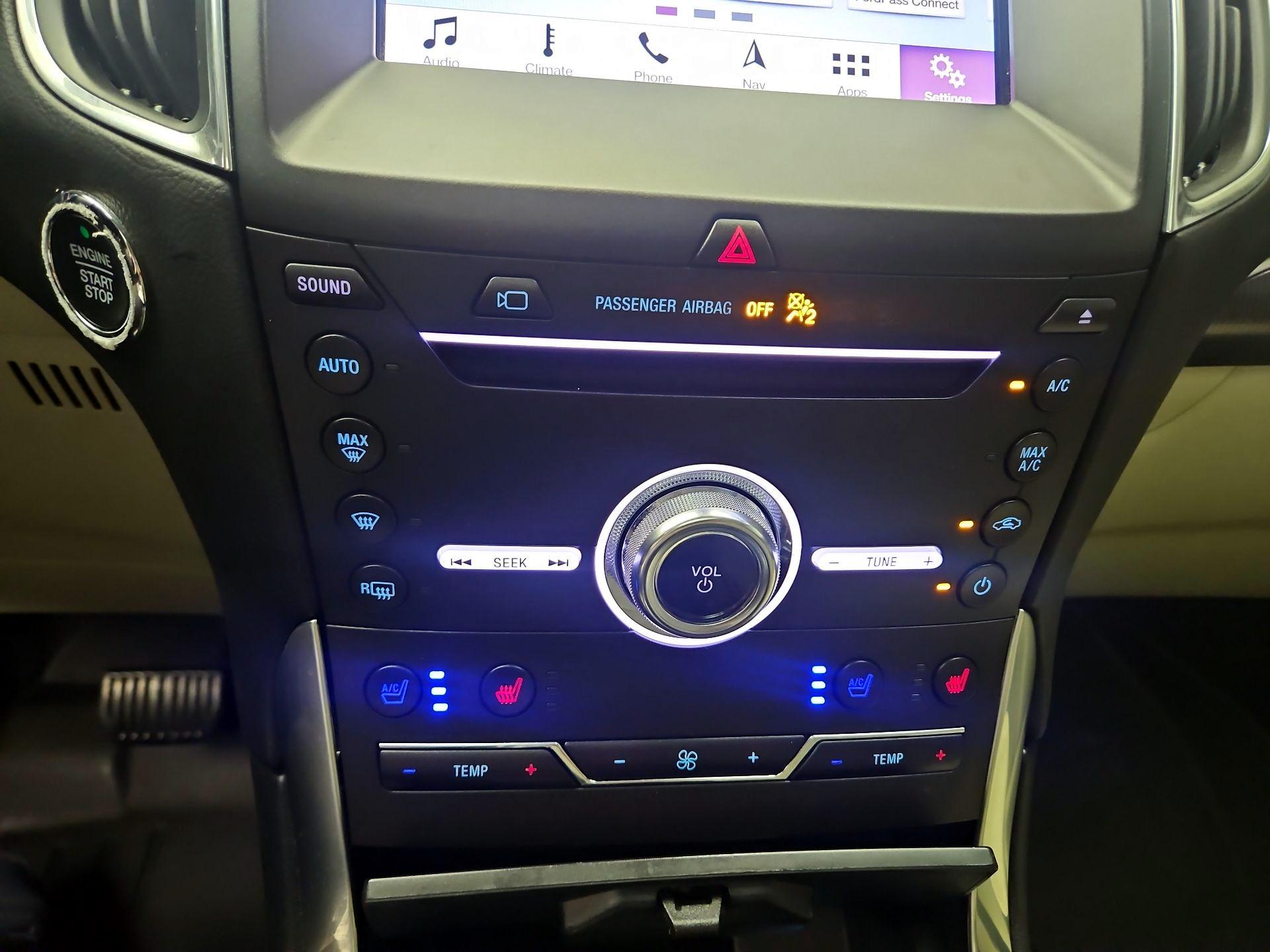 Thumbnail: 2019 Ford Edge - 15