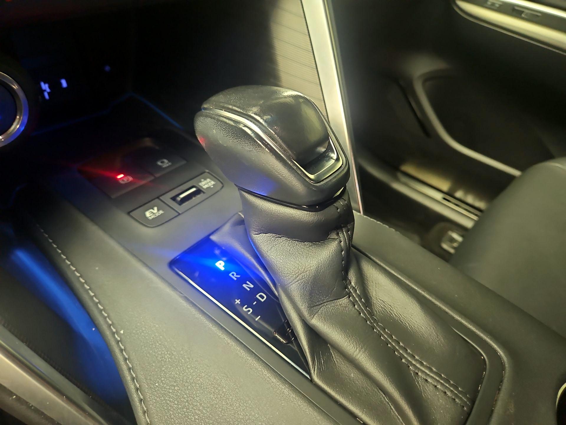 Thumbnail: 2021 Toyota Venza - 17