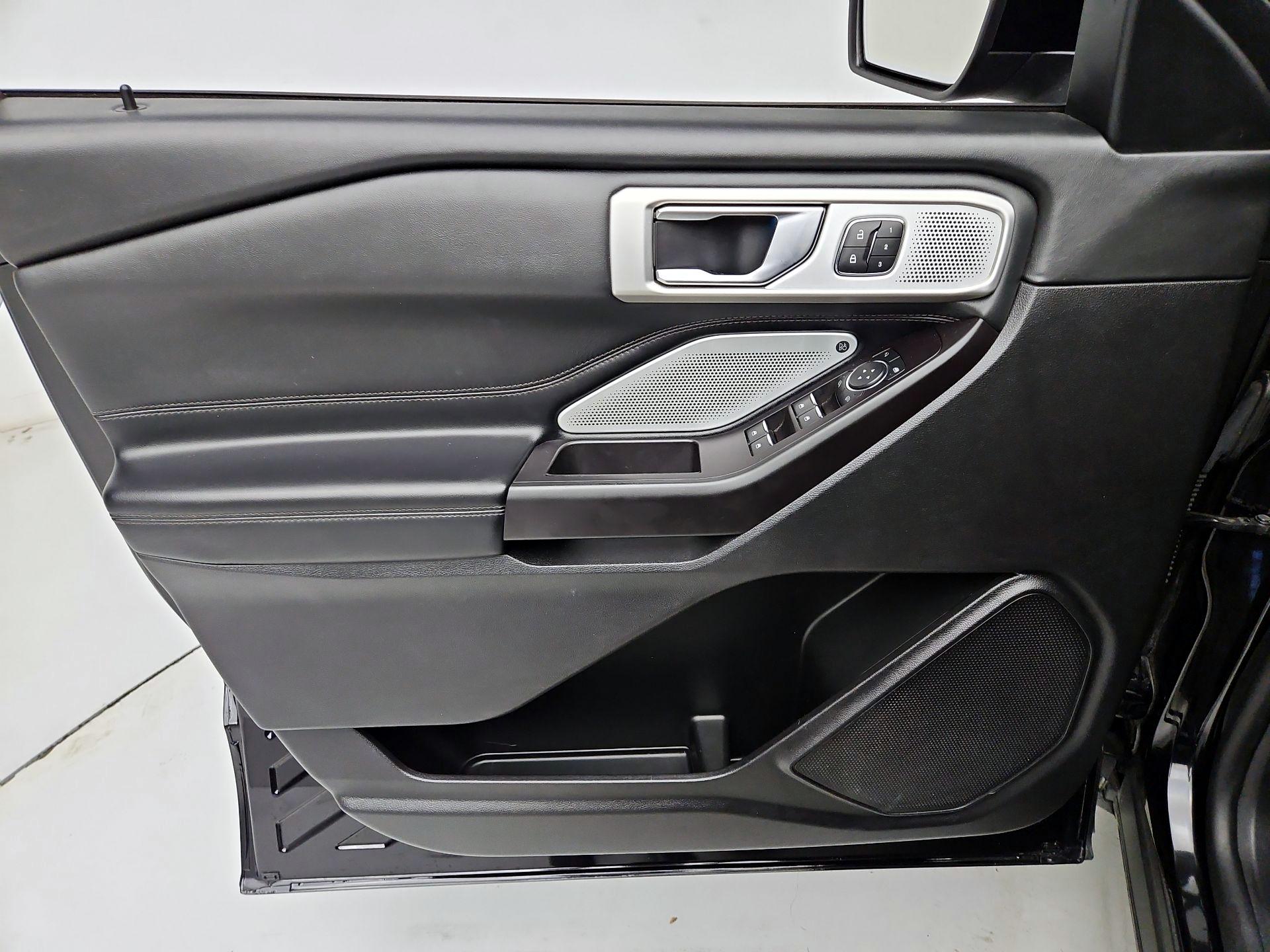 Thumbnail: 2020 Ford Explorer - 12