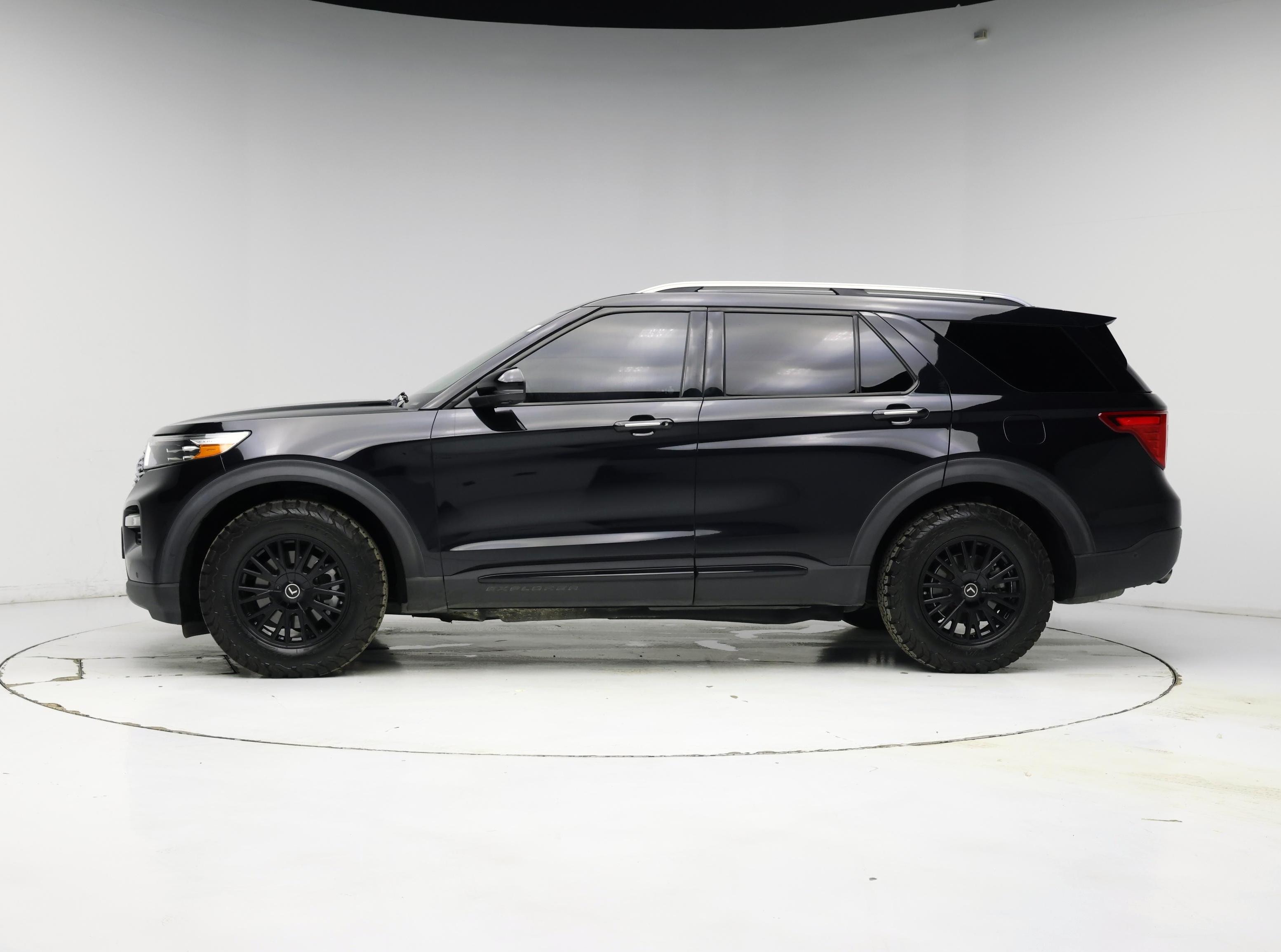 Thumbnail: 2020 Ford Explorer - 3