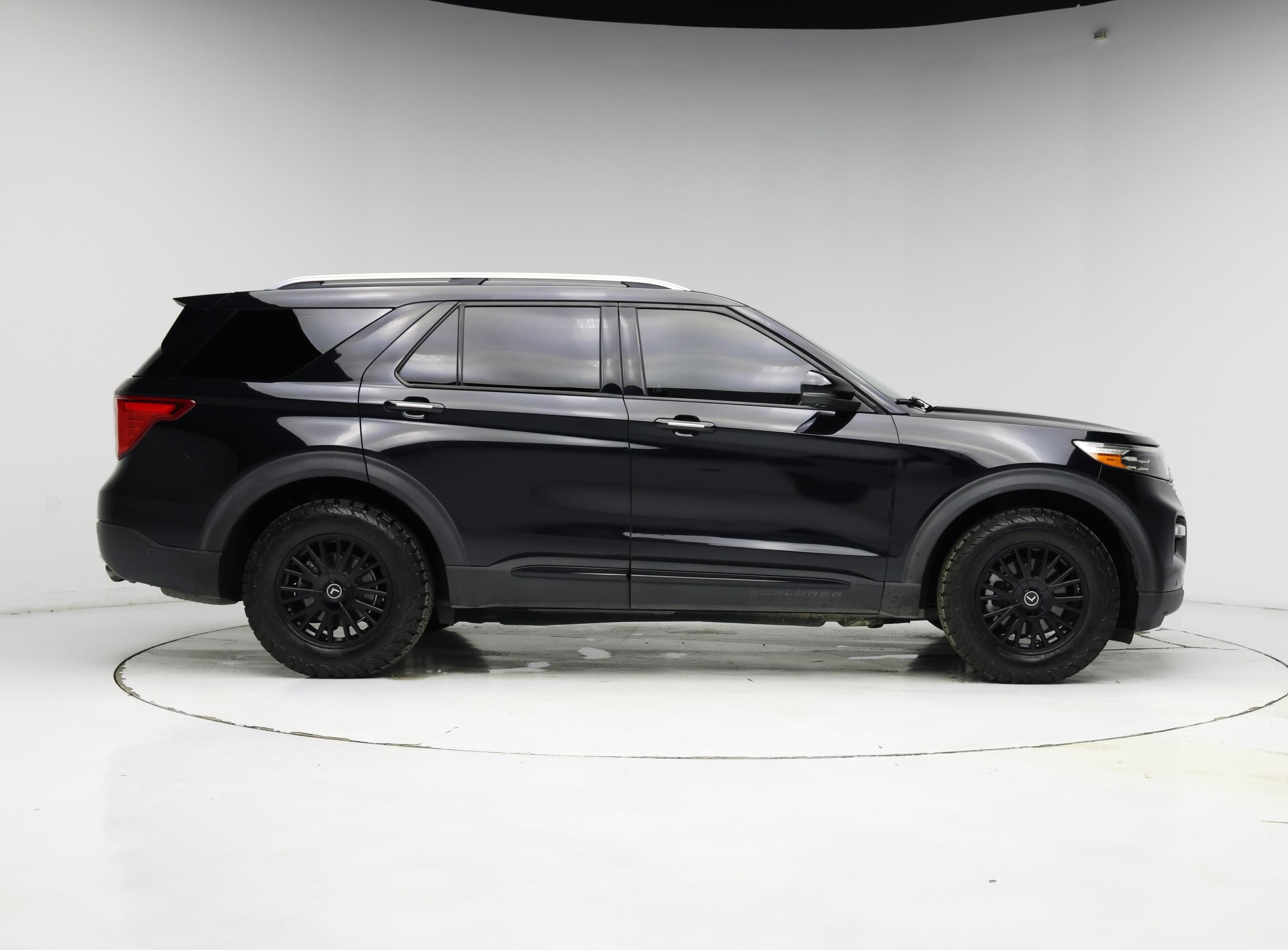 Thumbnail: 2020 Ford Explorer - 7