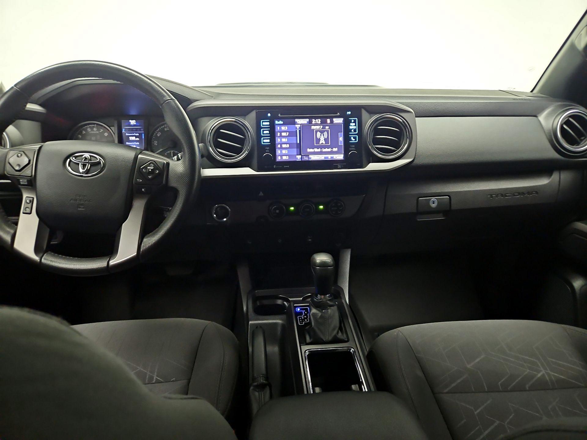 Thumbnail: 2017 Toyota Tacoma - 9
