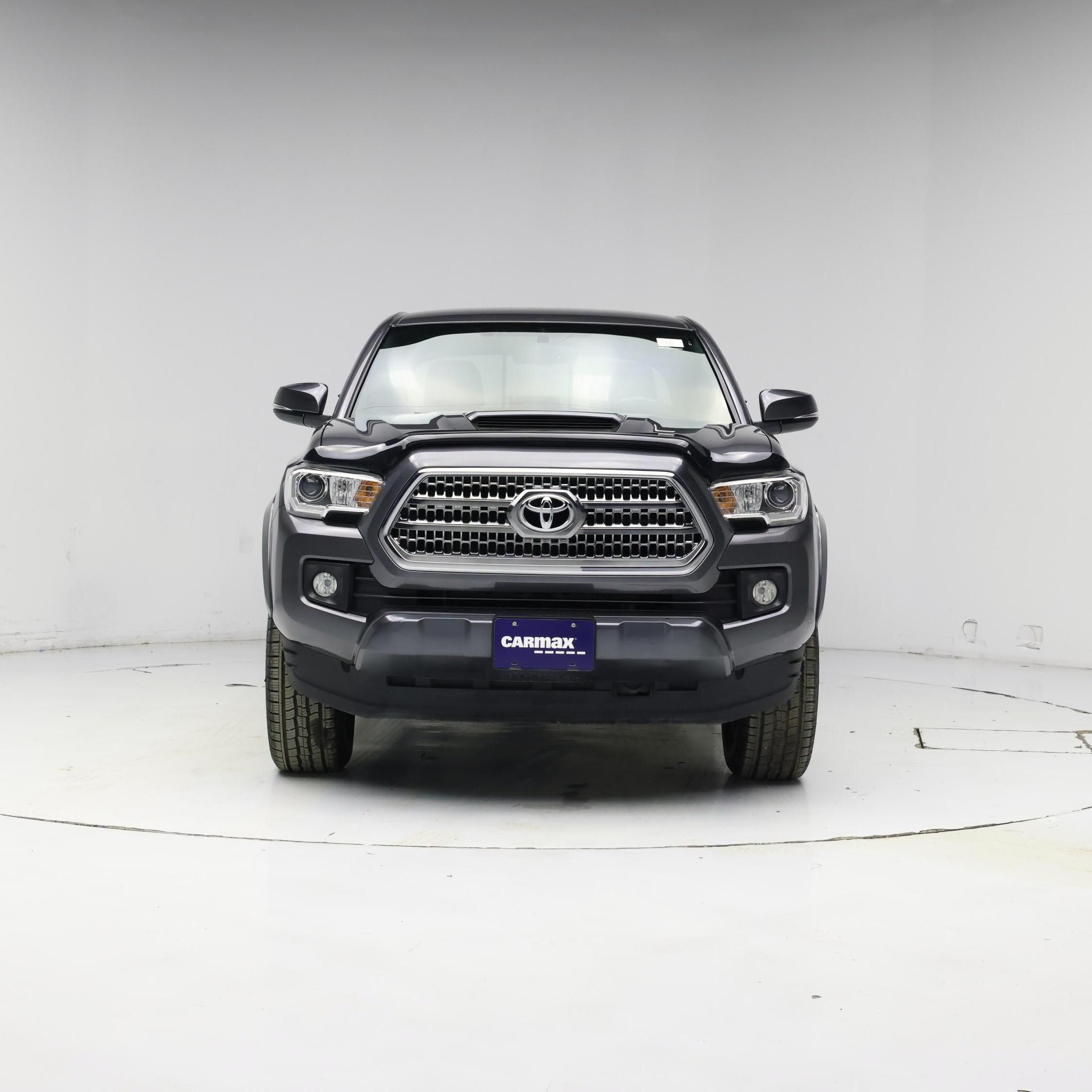 Thumbnail: 2017 Toyota Tacoma - 5