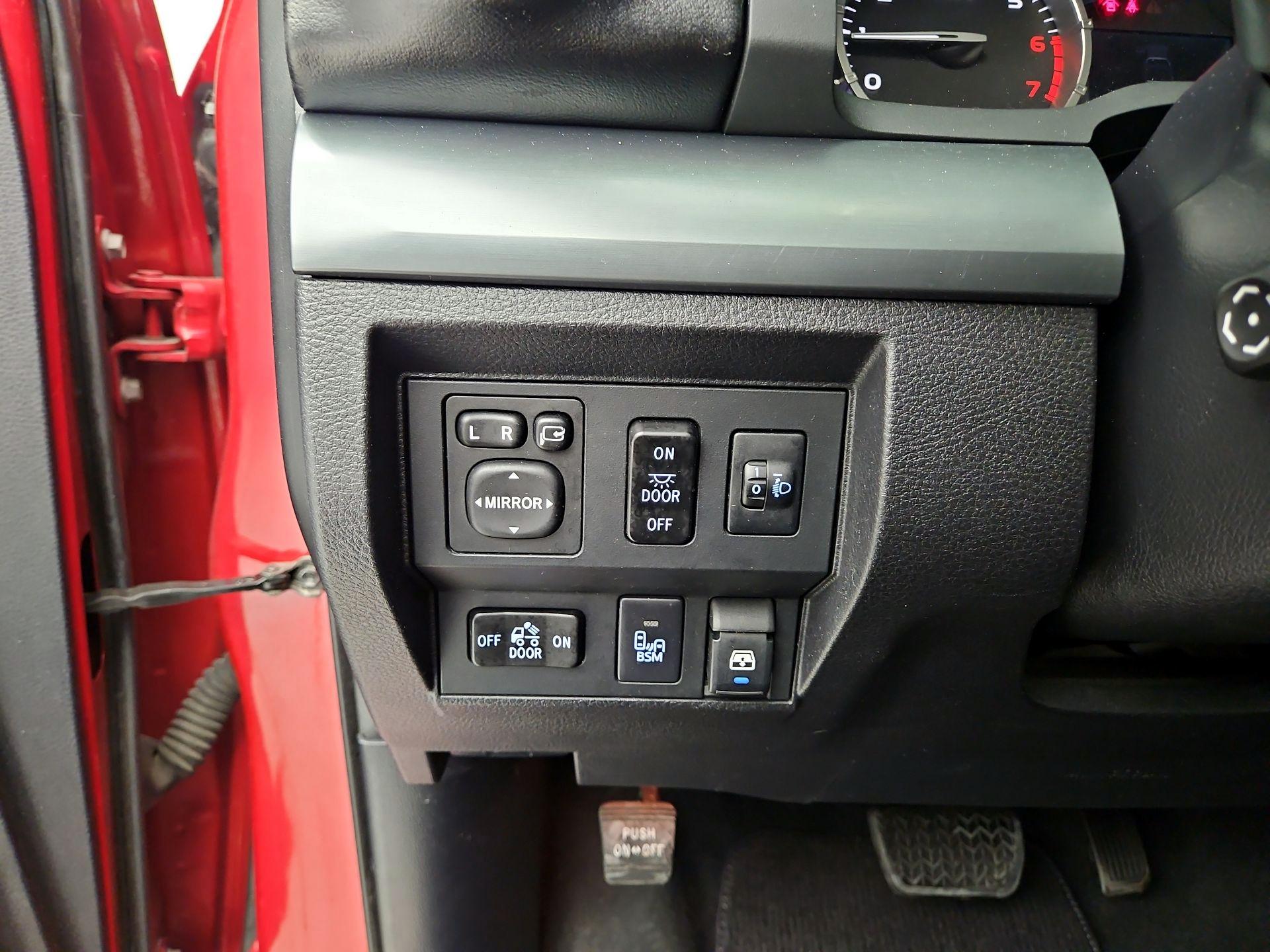 Thumbnail: 2014 Toyota Tundra - 13
