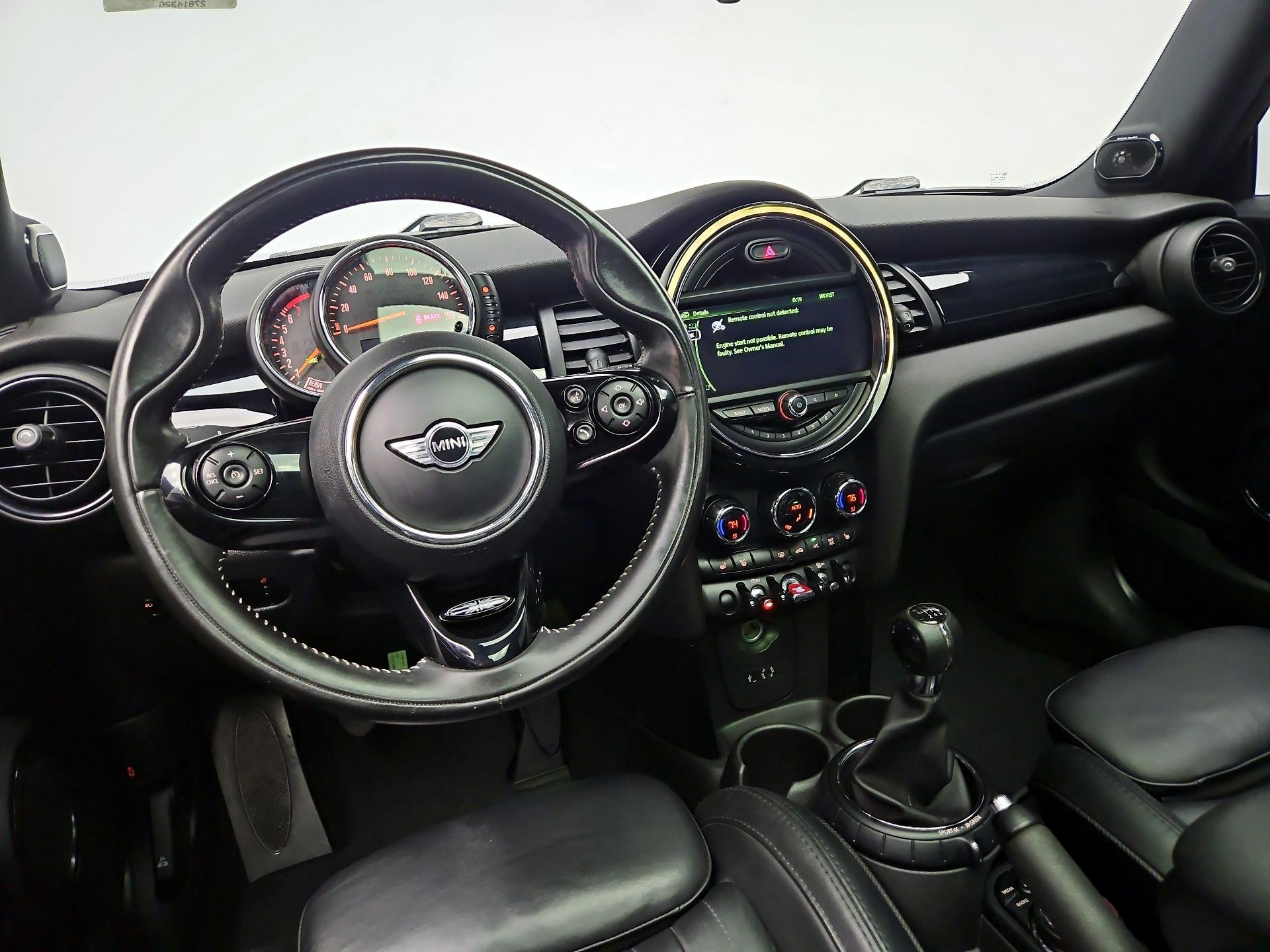 Thumbnail: 2017 MINI Cooper Hardtop - 9