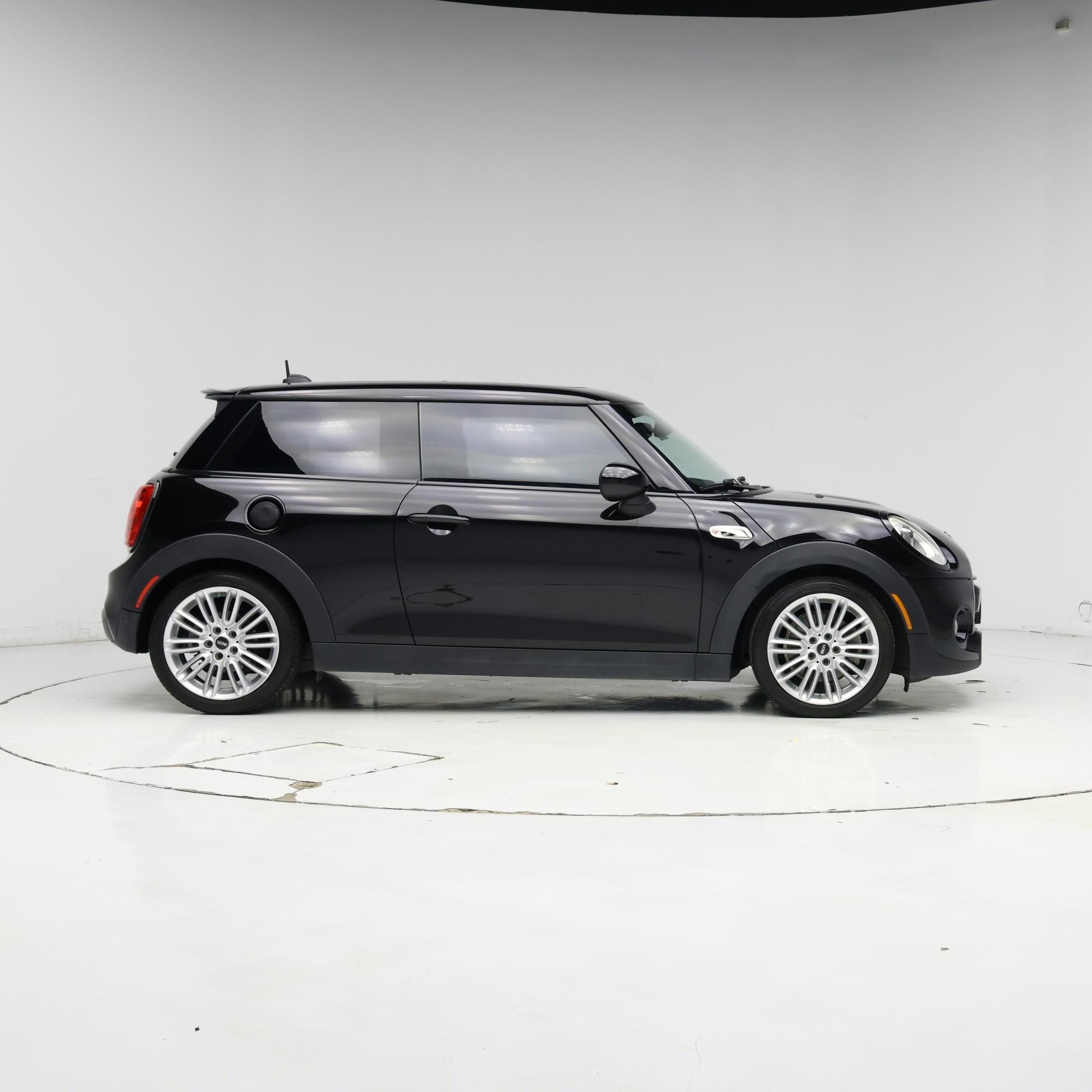 Thumbnail: 2017 MINI Cooper Hardtop - 7