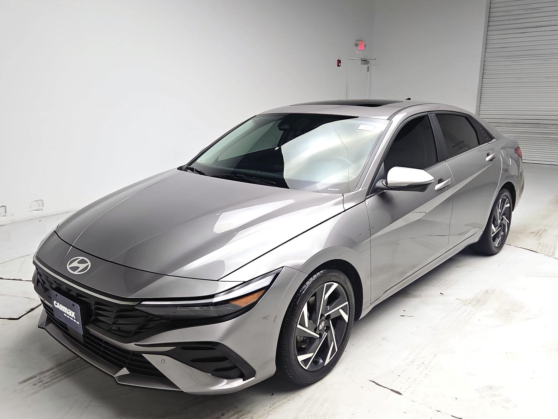 Thumbnail: 2024 Hyundai Elantra - 3