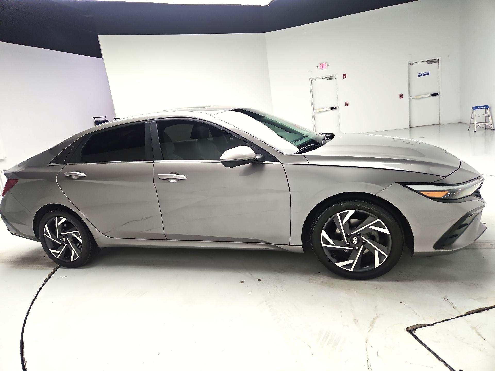 Thumbnail: 2024 Hyundai Elantra - 4