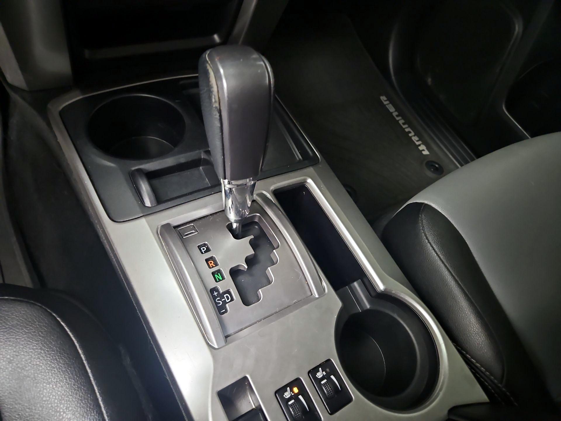 Thumbnail: 2016 Toyota 4Runner - 18