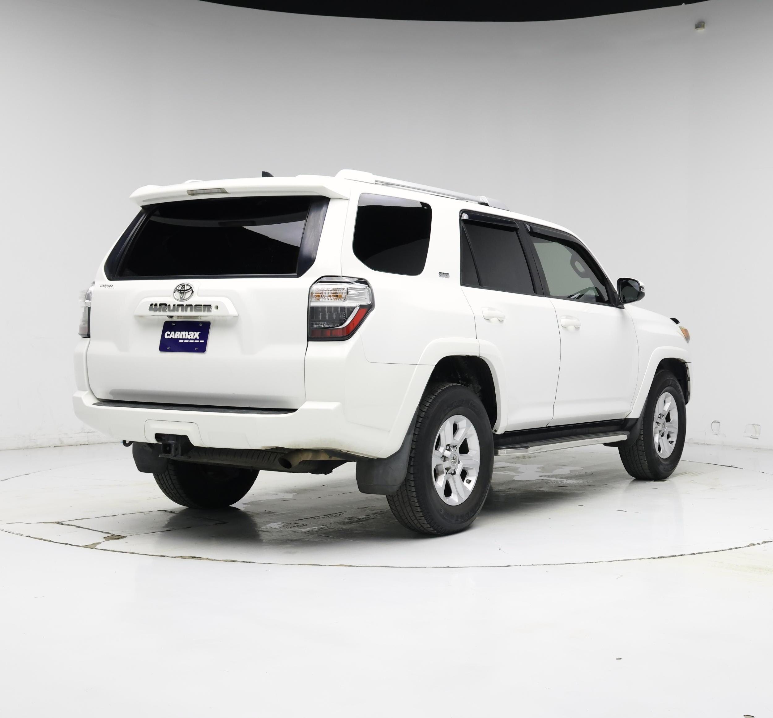 Thumbnail: 2016 Toyota 4Runner - 8