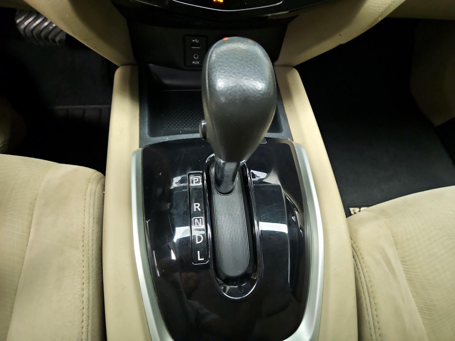 Thumbnail: 2016 Nissan Rogue - 17