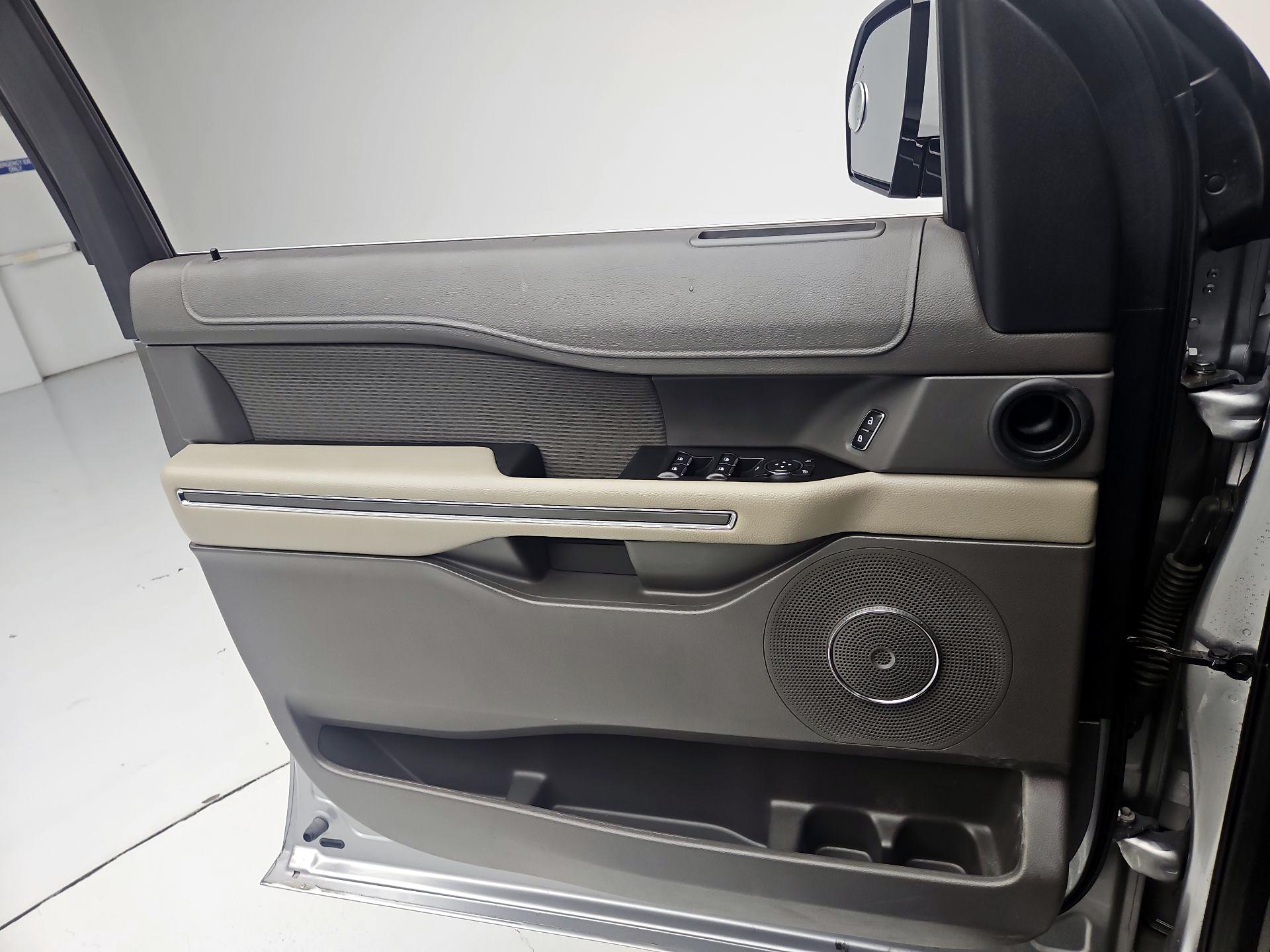 Thumbnail: 2020 Ford Expedition - 12