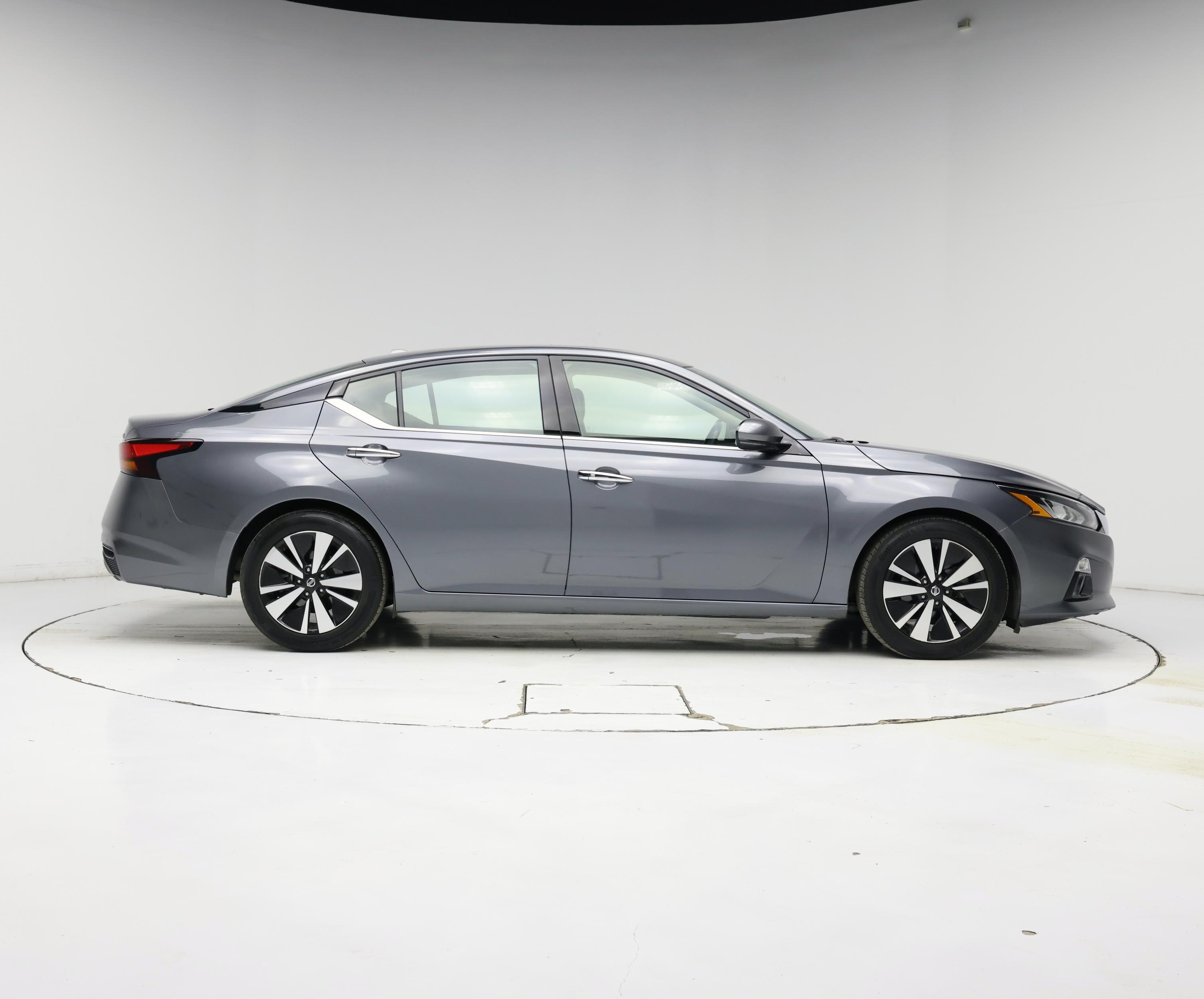 Thumbnail: 2020 Nissan Altima - 7