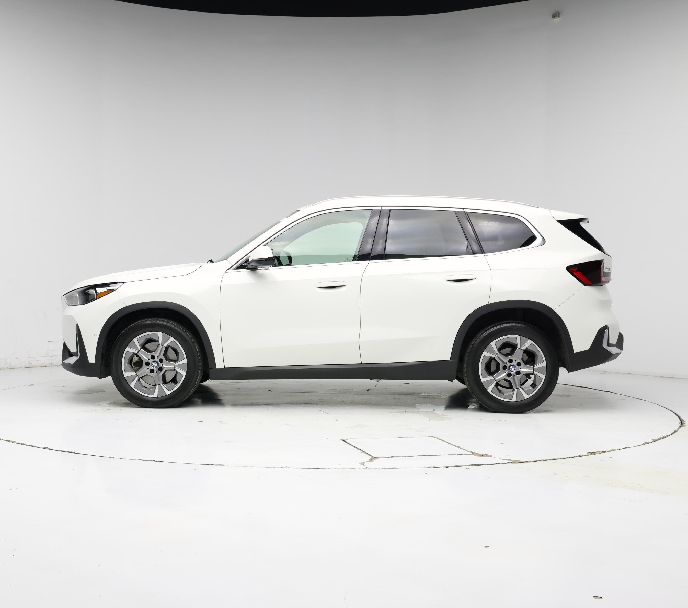 Thumbnail: 2023 BMW X1 - 3