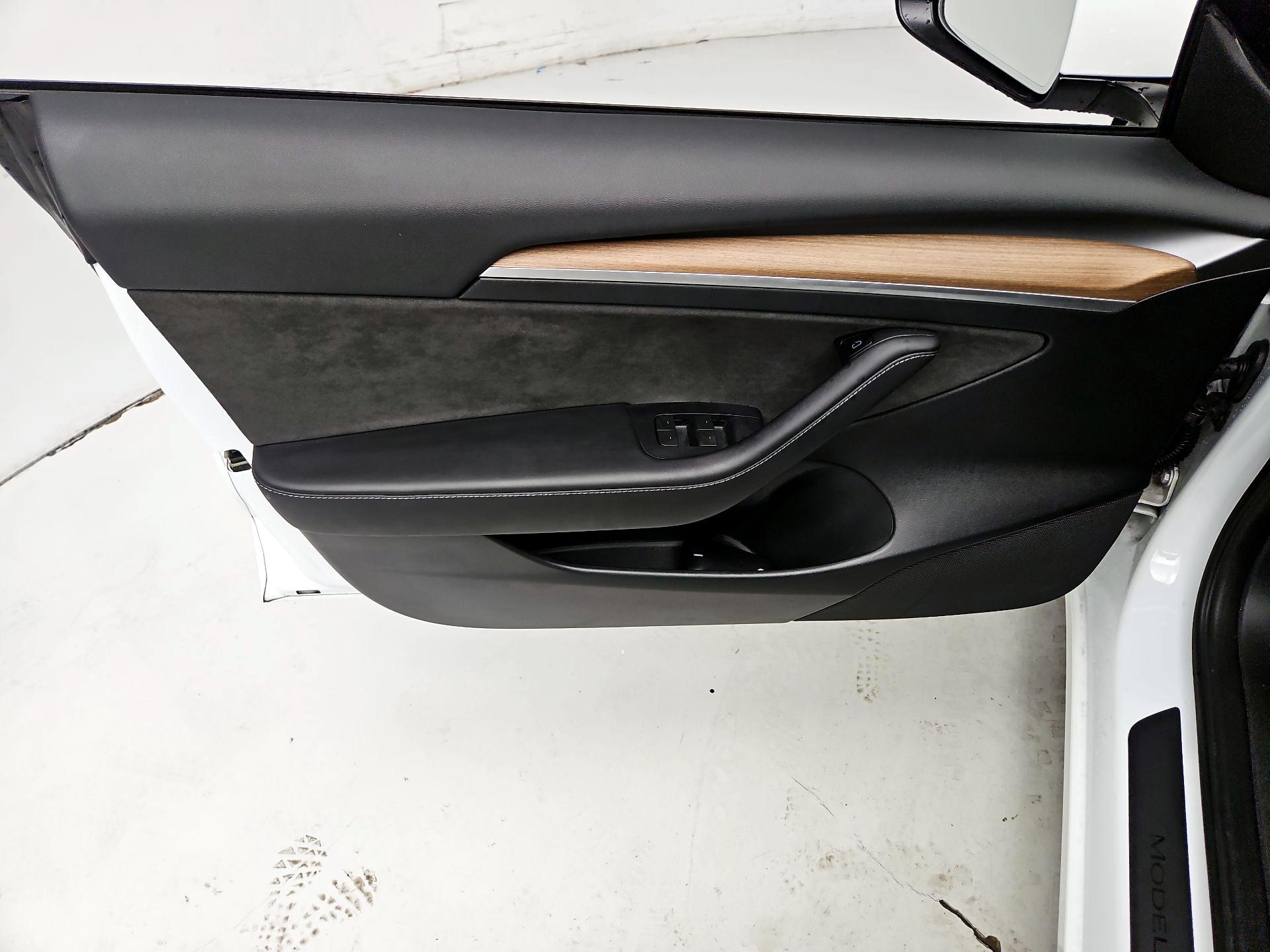 Thumbnail: 2023 Tesla Model 3 - 12