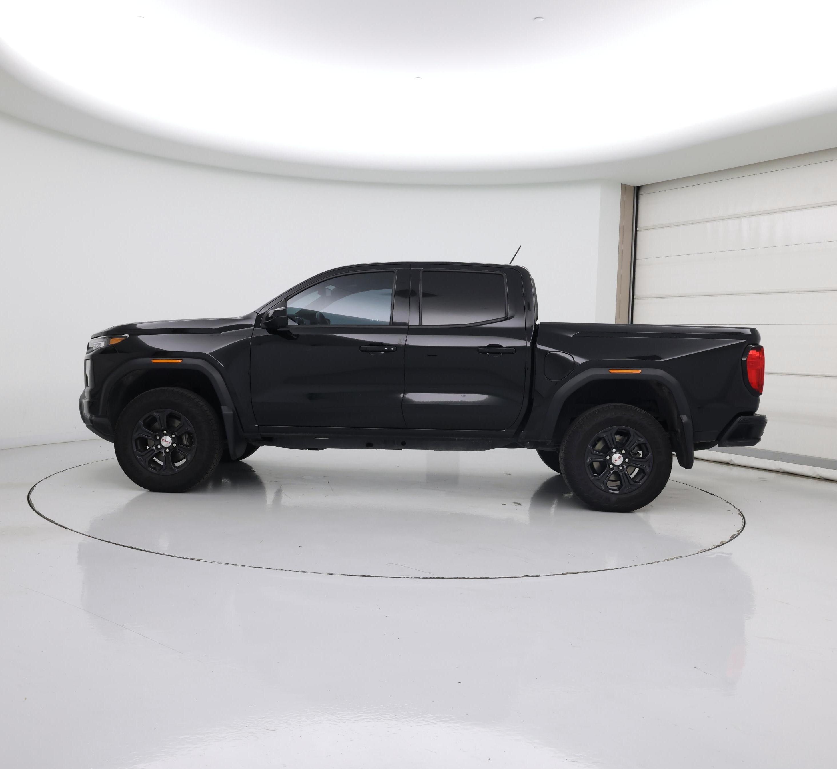 Thumbnail: 2023 GMC Canyon - 3