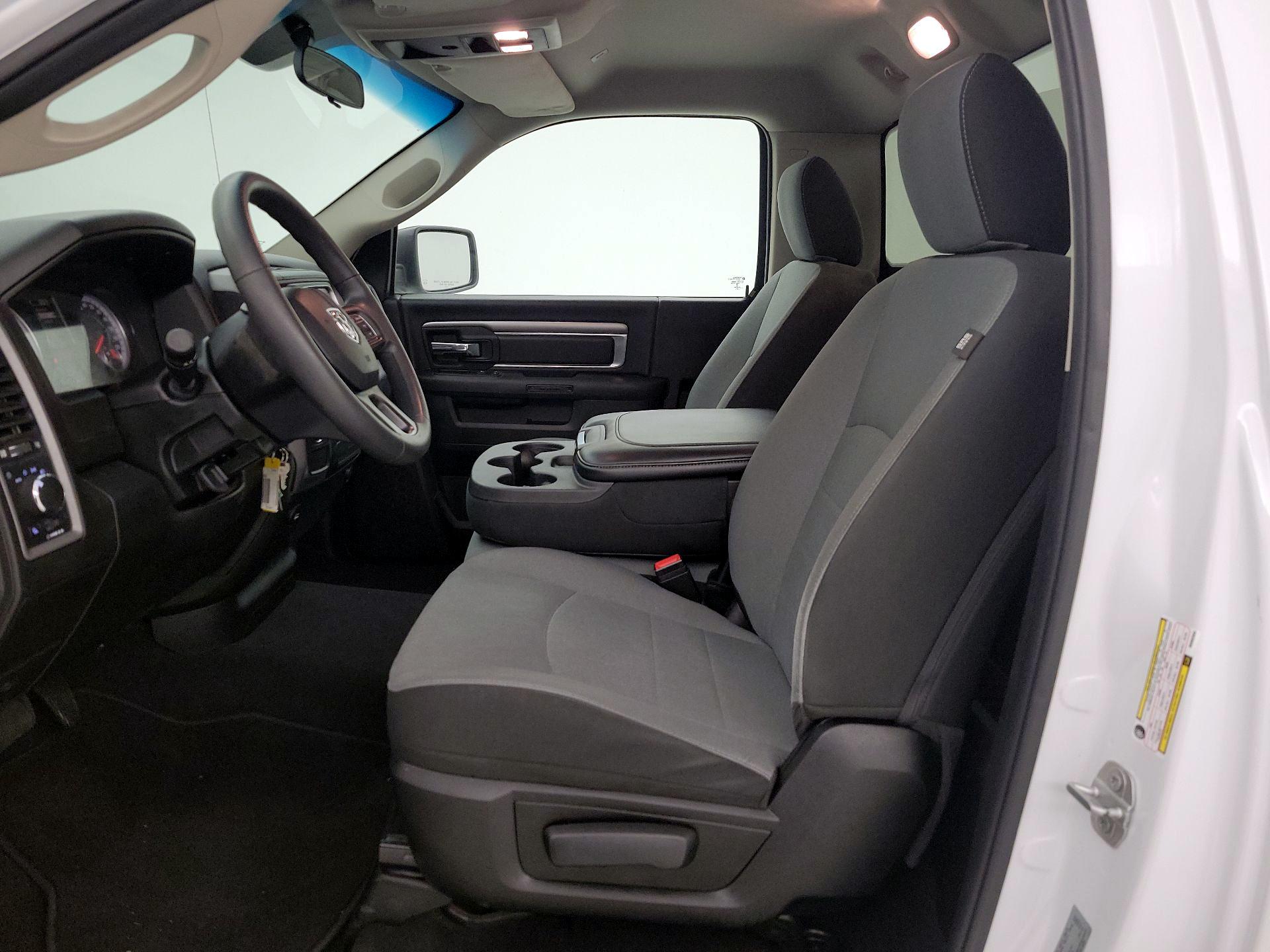 Thumbnail: 2021 RAM 1500 Classic - 11