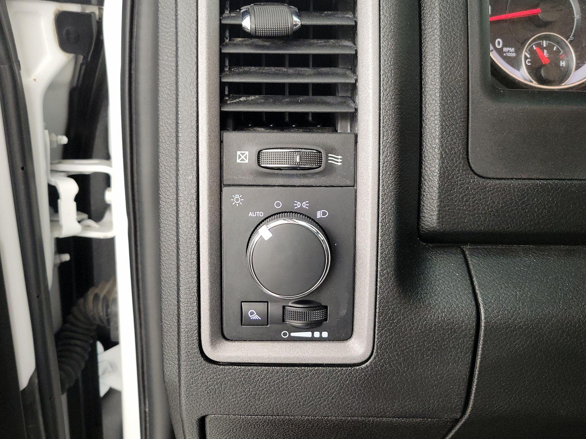 Thumbnail: 2021 RAM 1500 Classic - 13