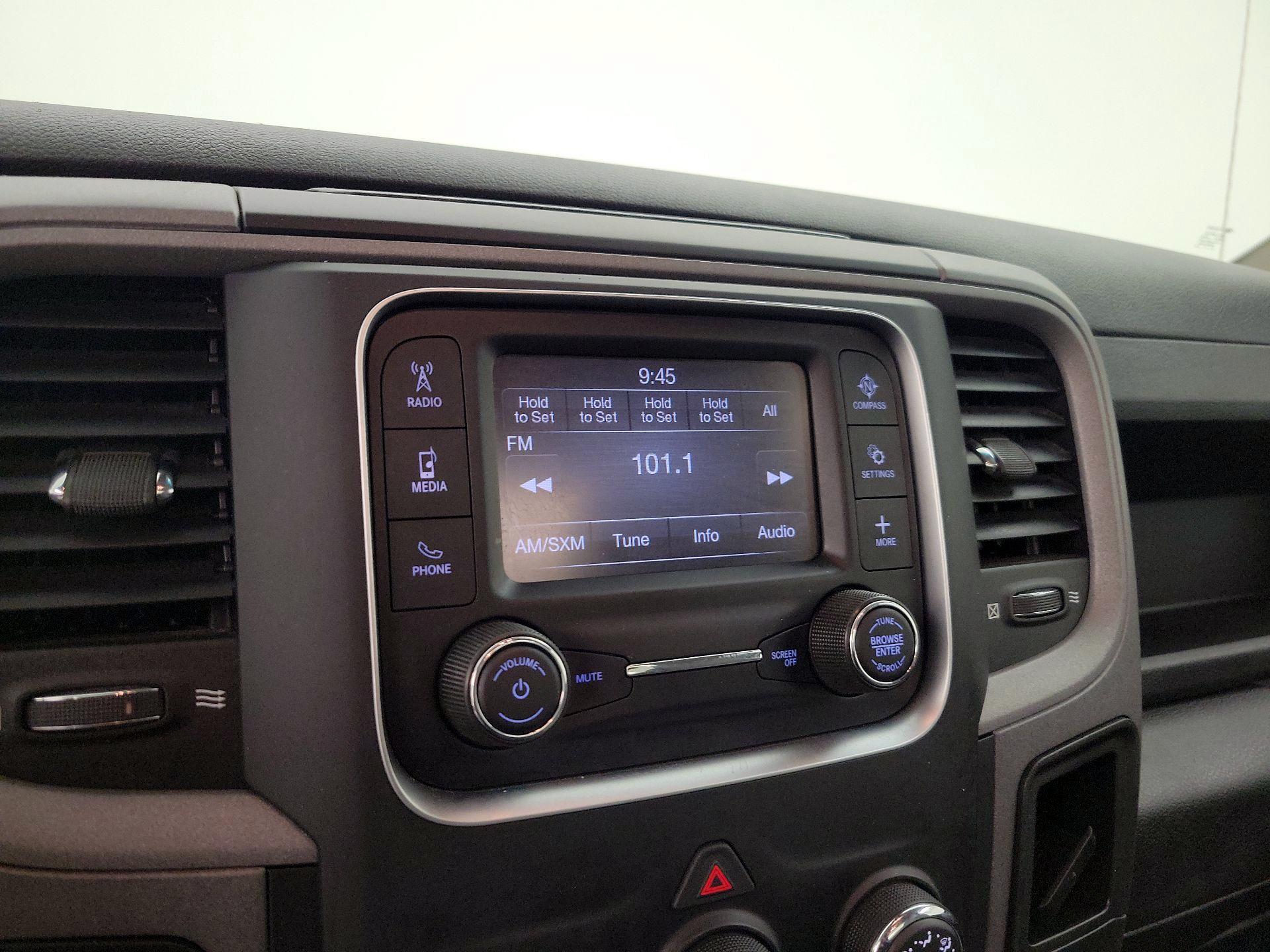 Thumbnail: 2021 RAM 1500 Classic - 15