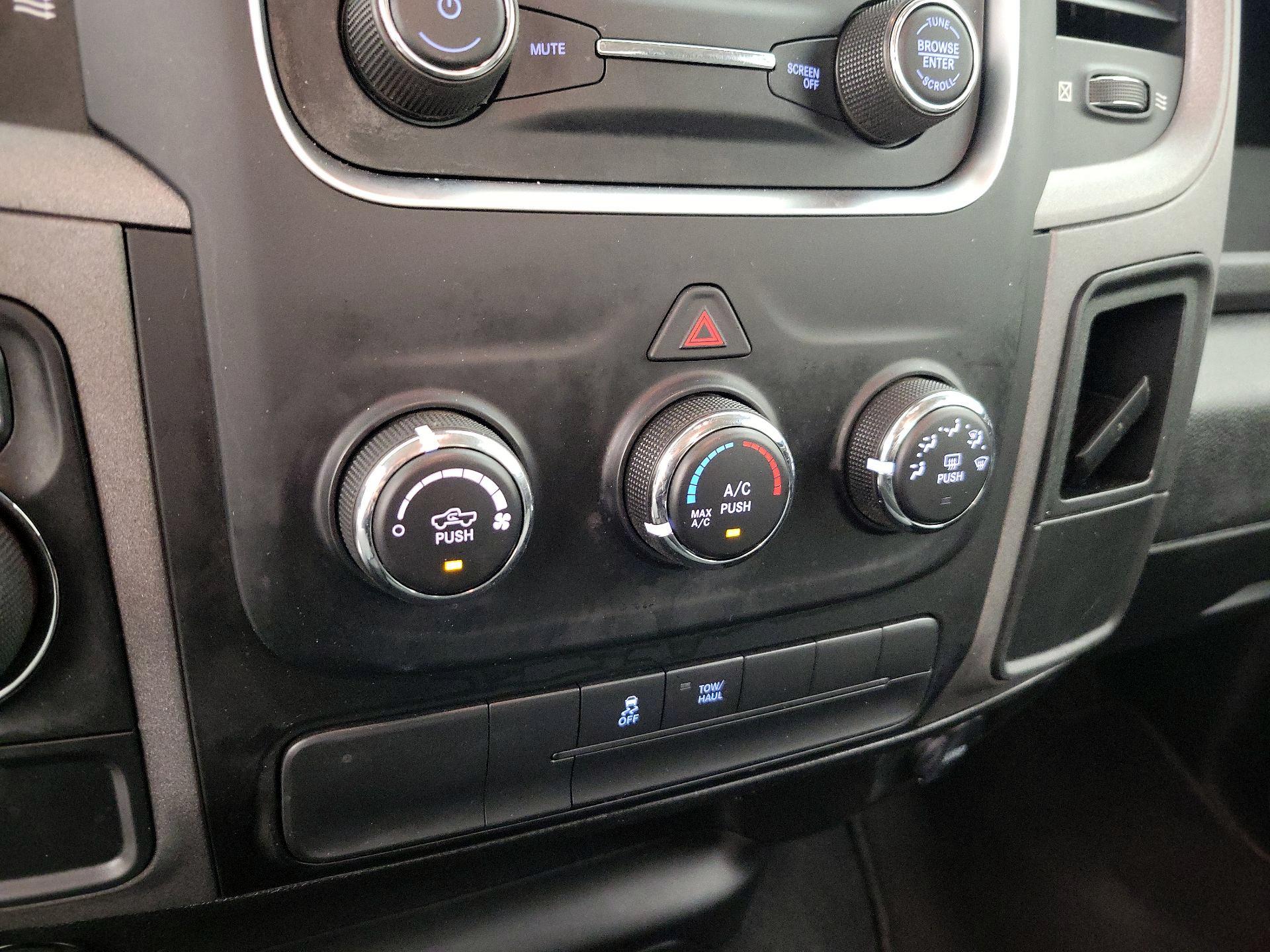 Thumbnail: 2021 RAM 1500 Classic - 16